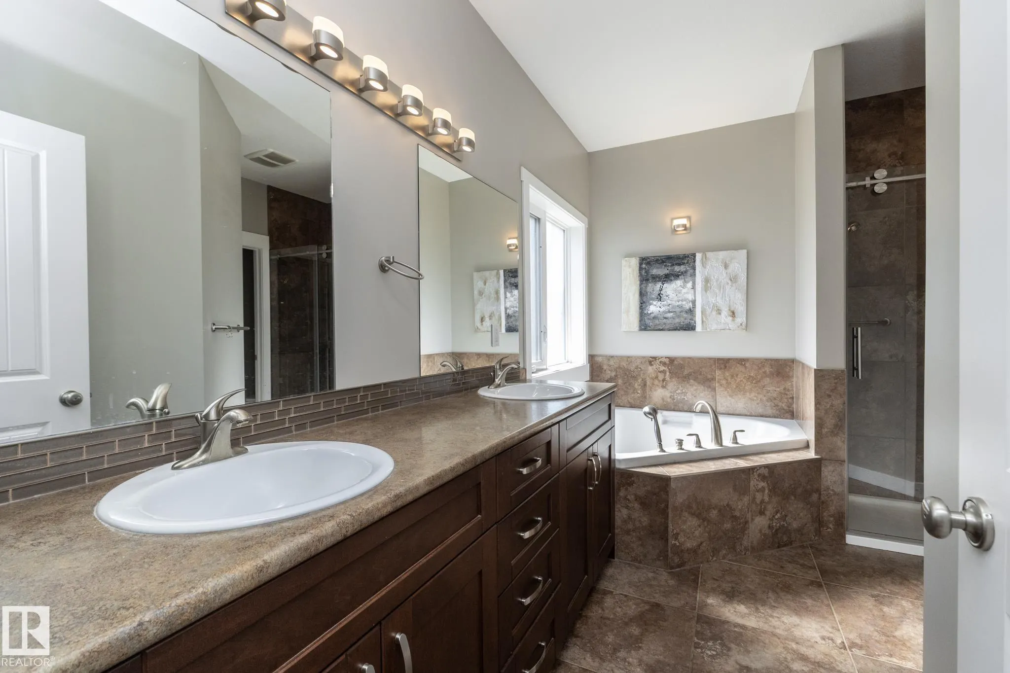 251 RAVINE Drive