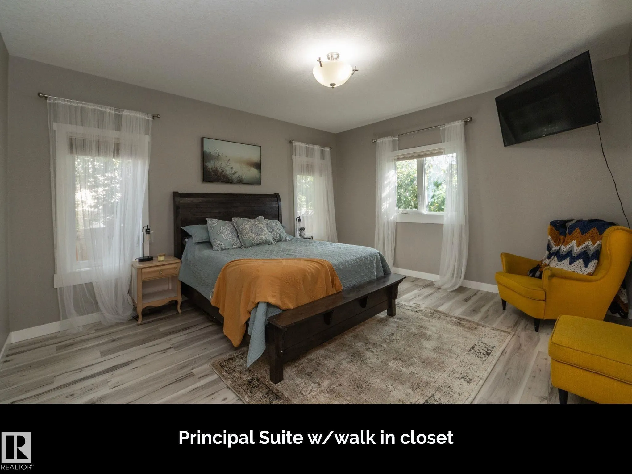 251 RAVINE Drive