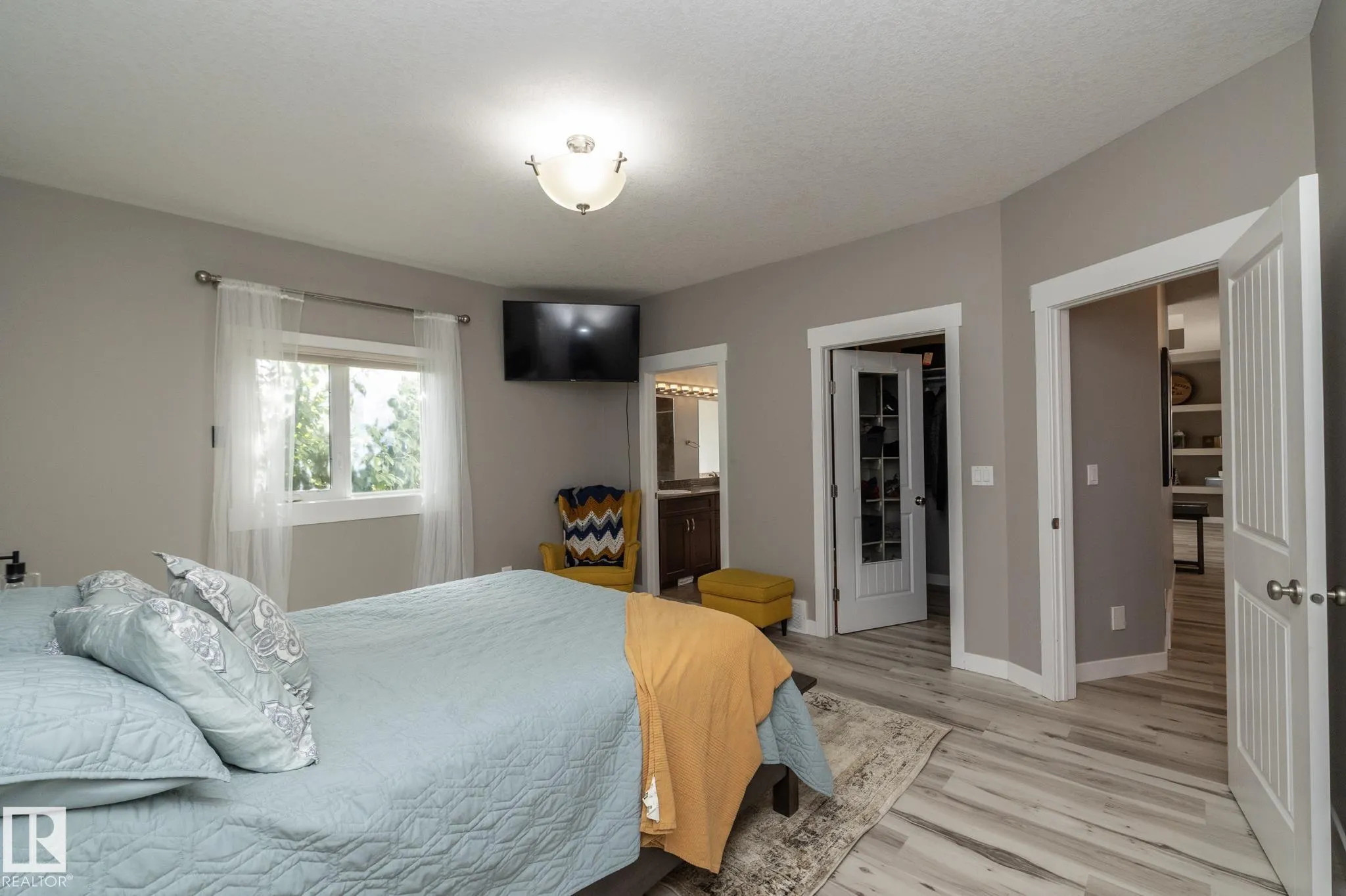 251 RAVINE Drive