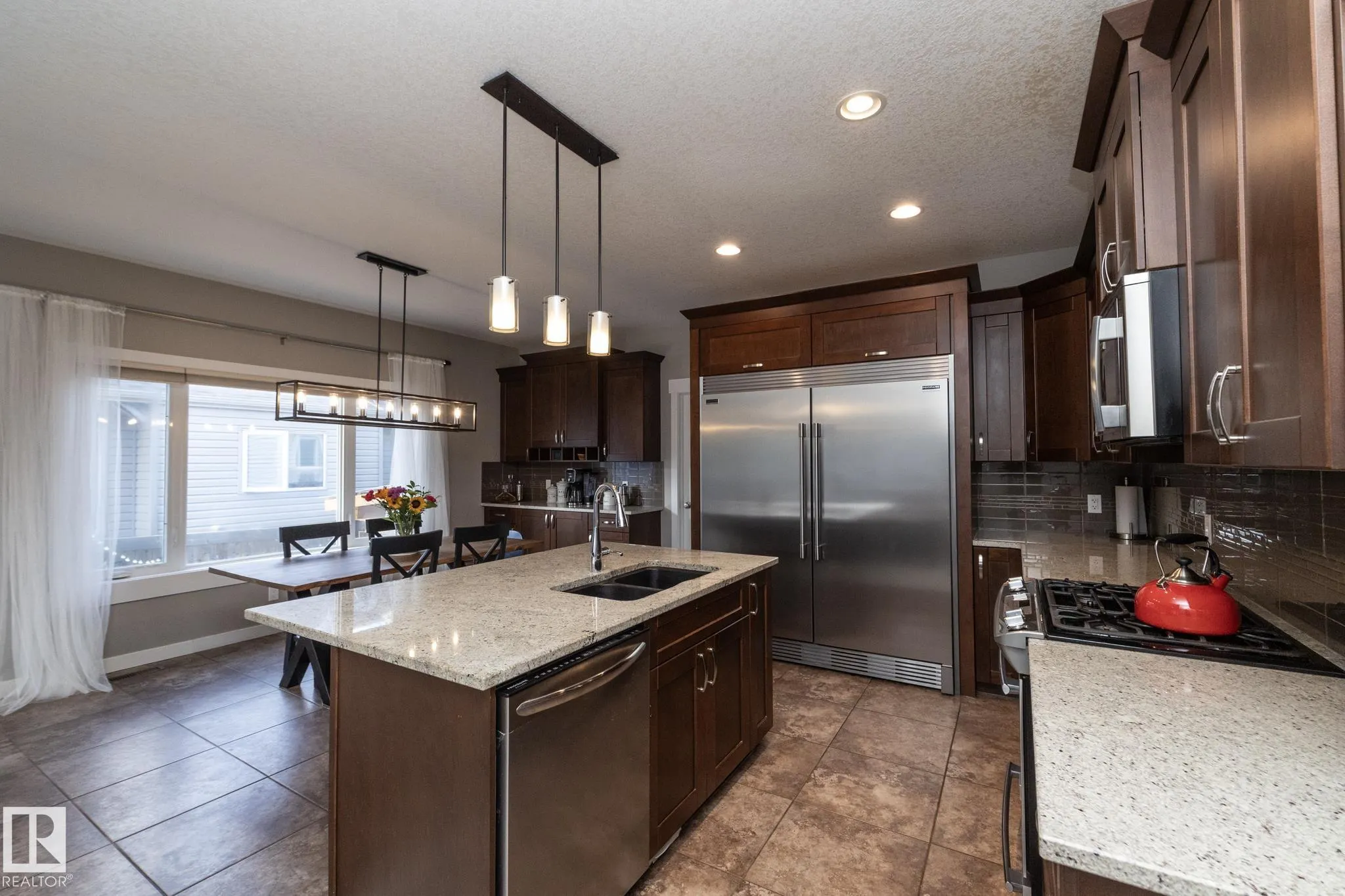 251 RAVINE Drive