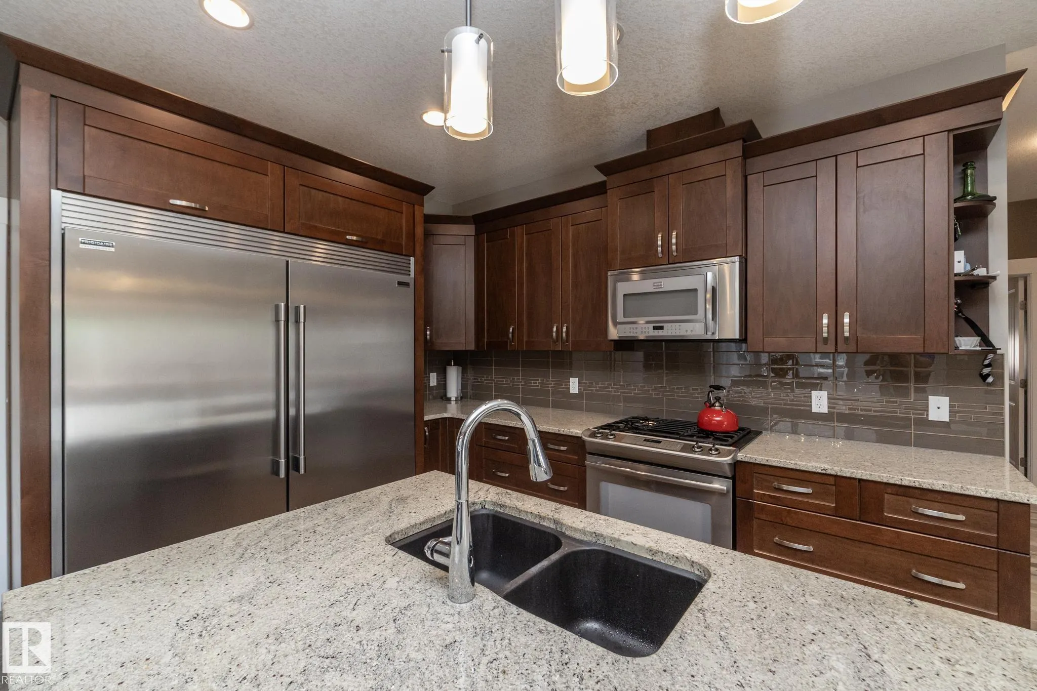 251 RAVINE Drive