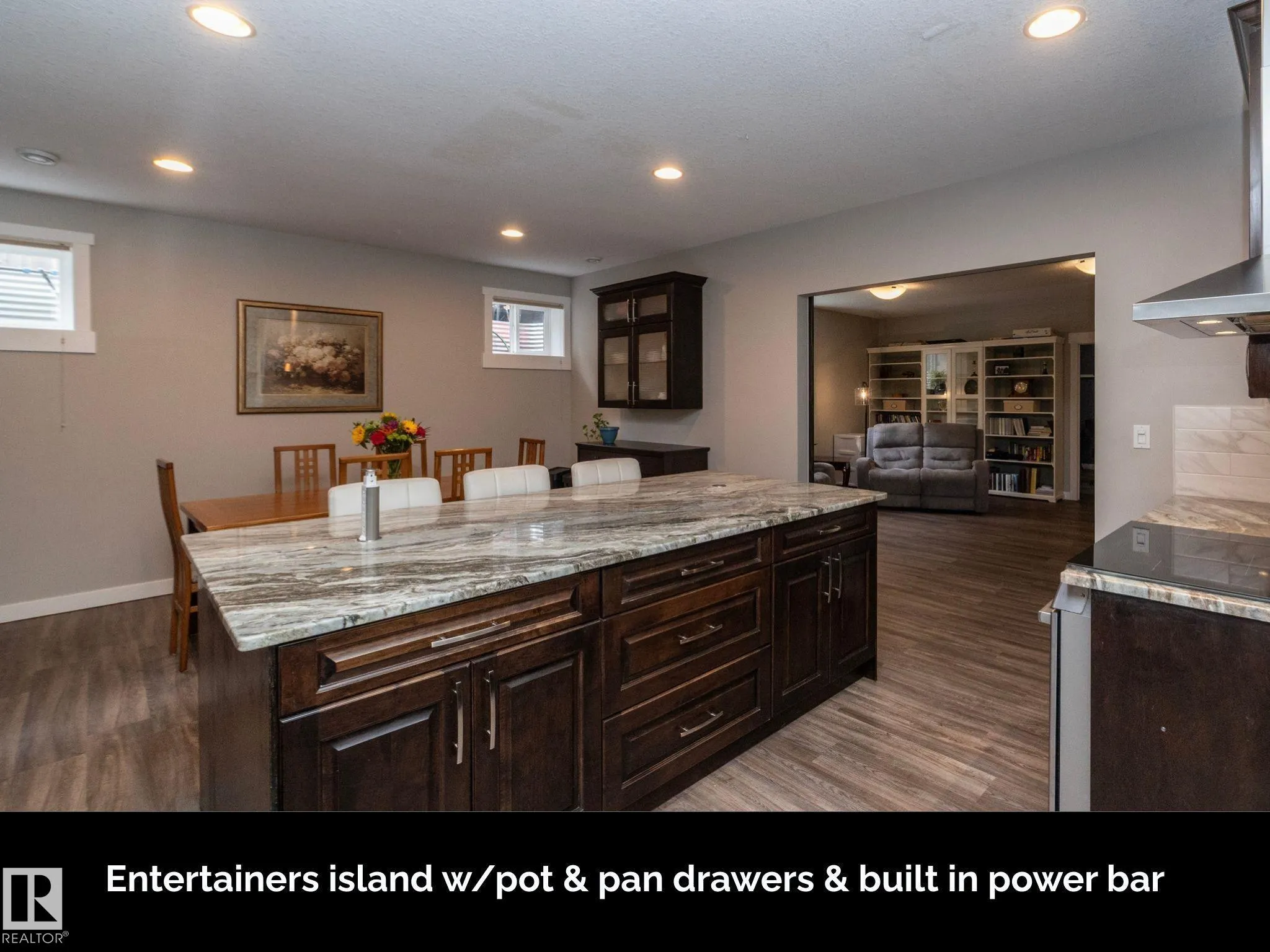 251 RAVINE Drive