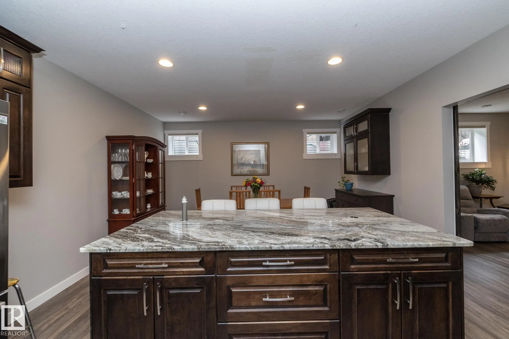 251 RAVINE Drive