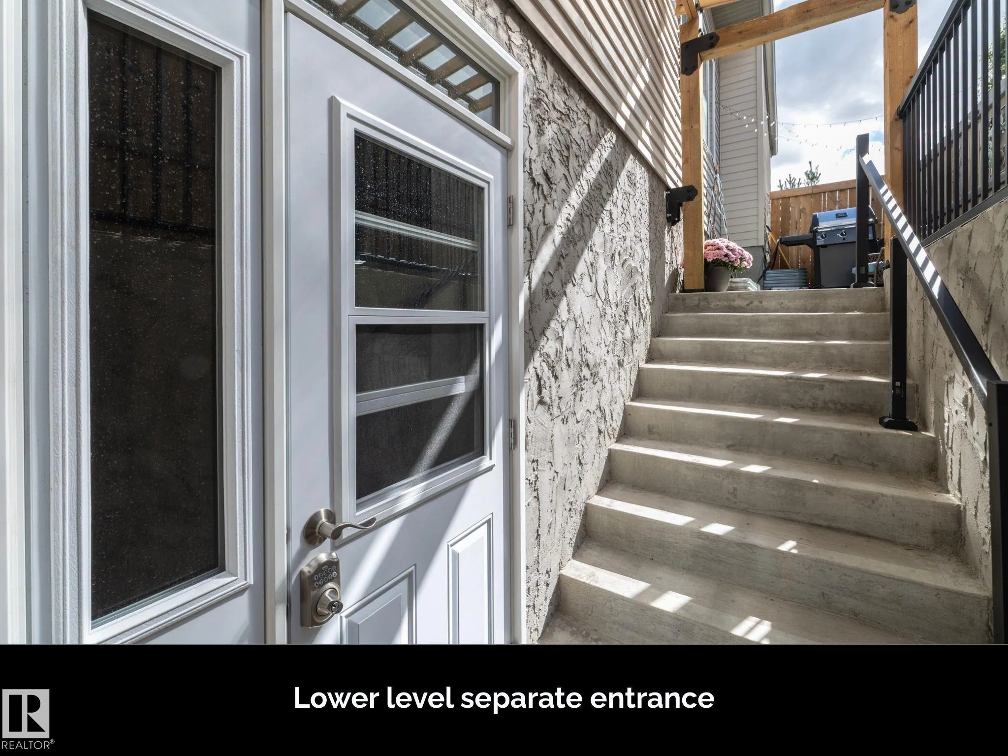 251 RAVINE Drive
