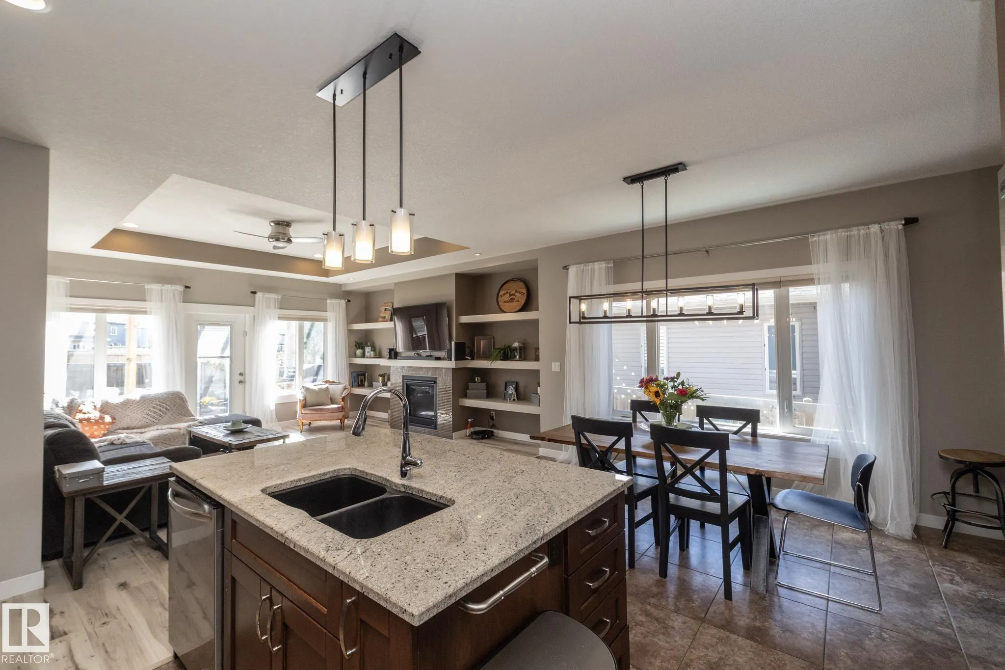 251 RAVINE Drive