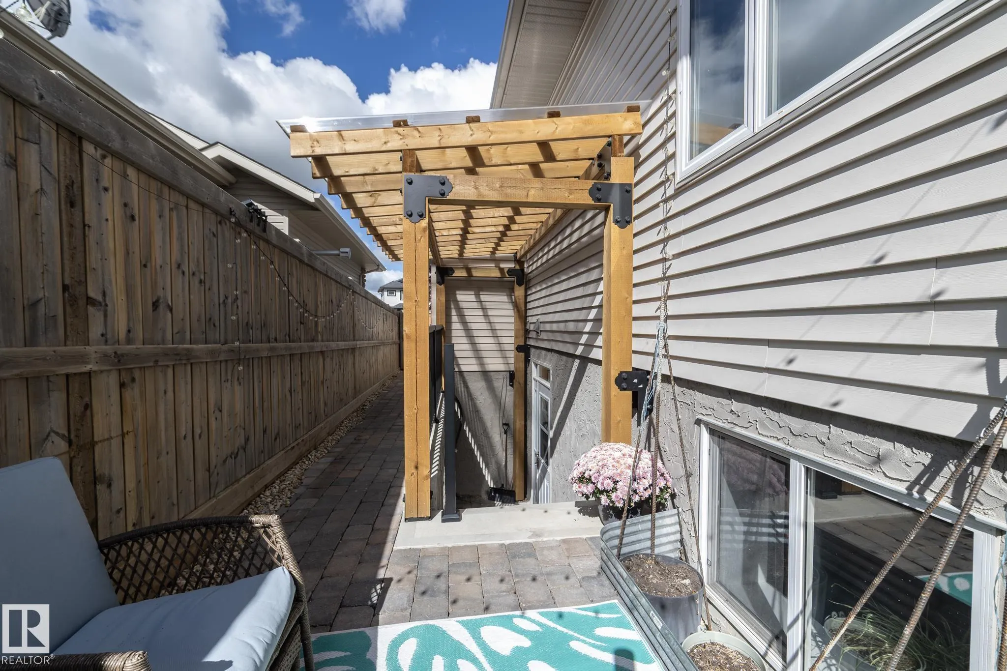 251 RAVINE Drive