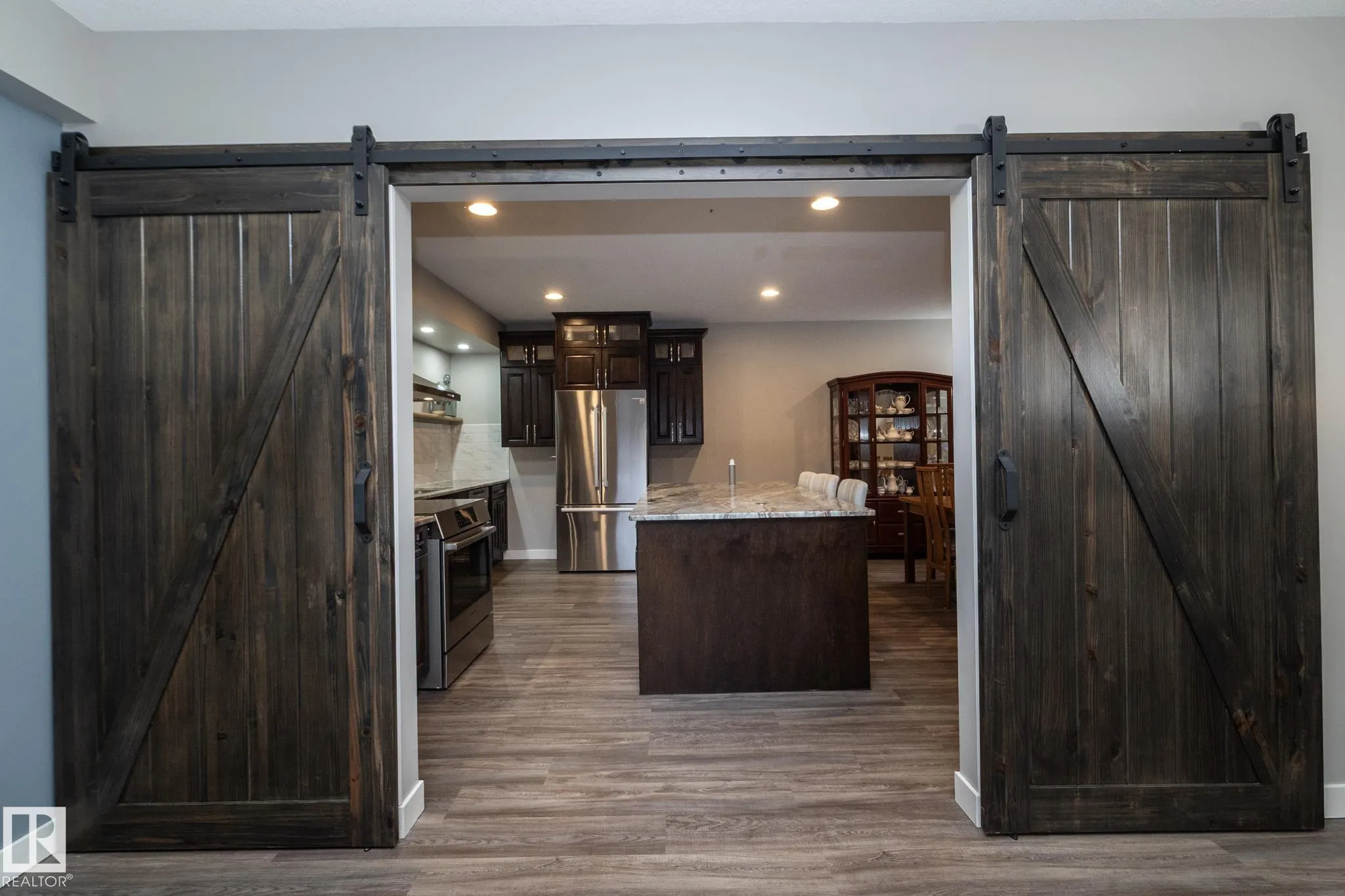 251 RAVINE Drive