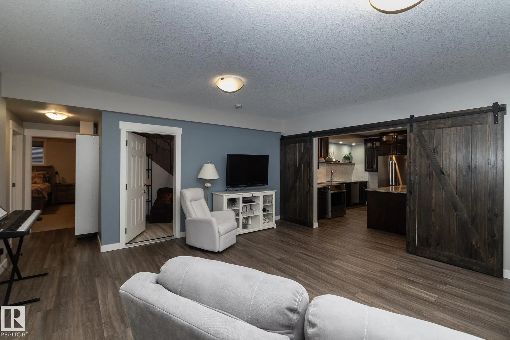 251 RAVINE Drive