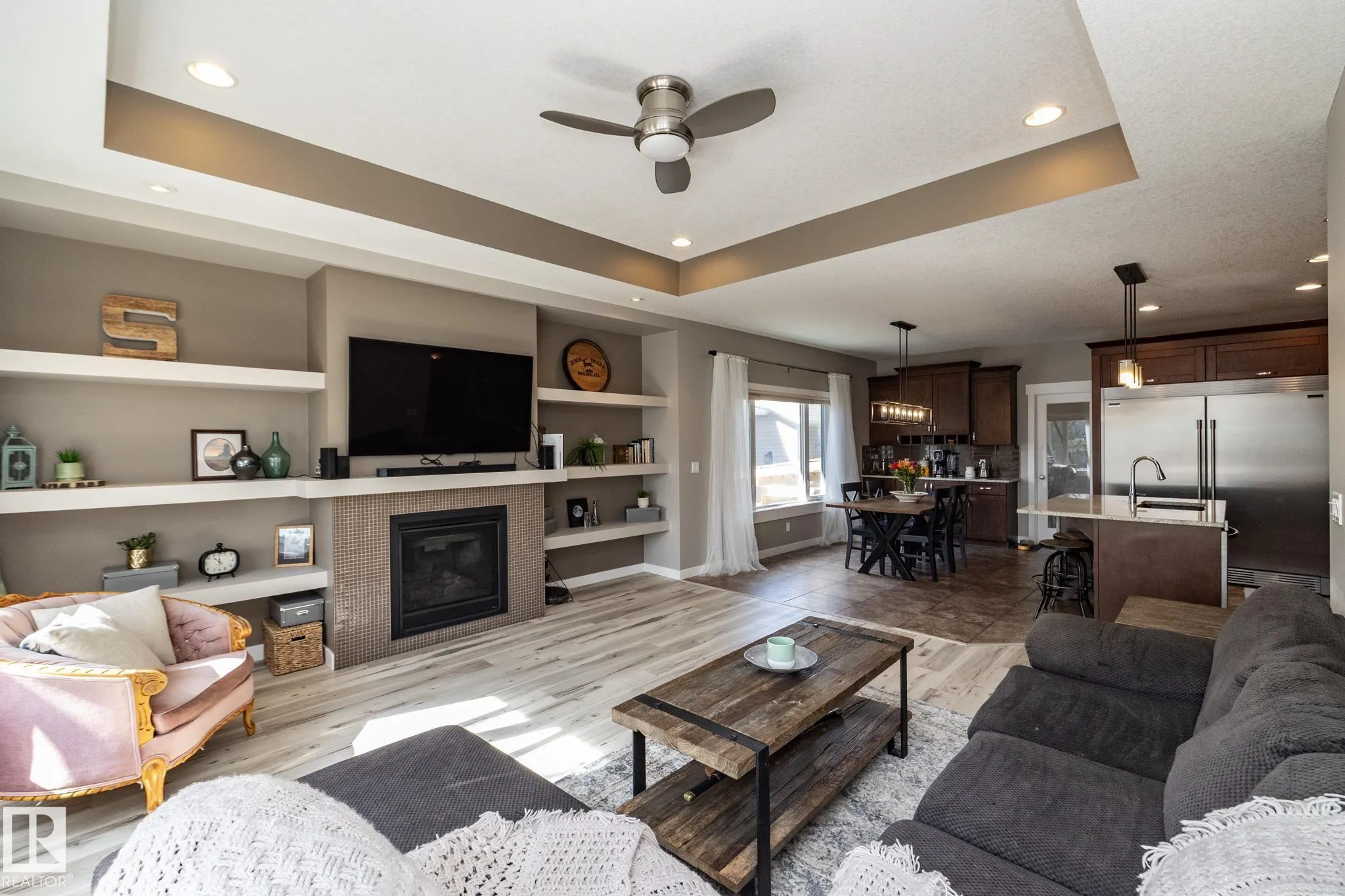 251 RAVINE Drive