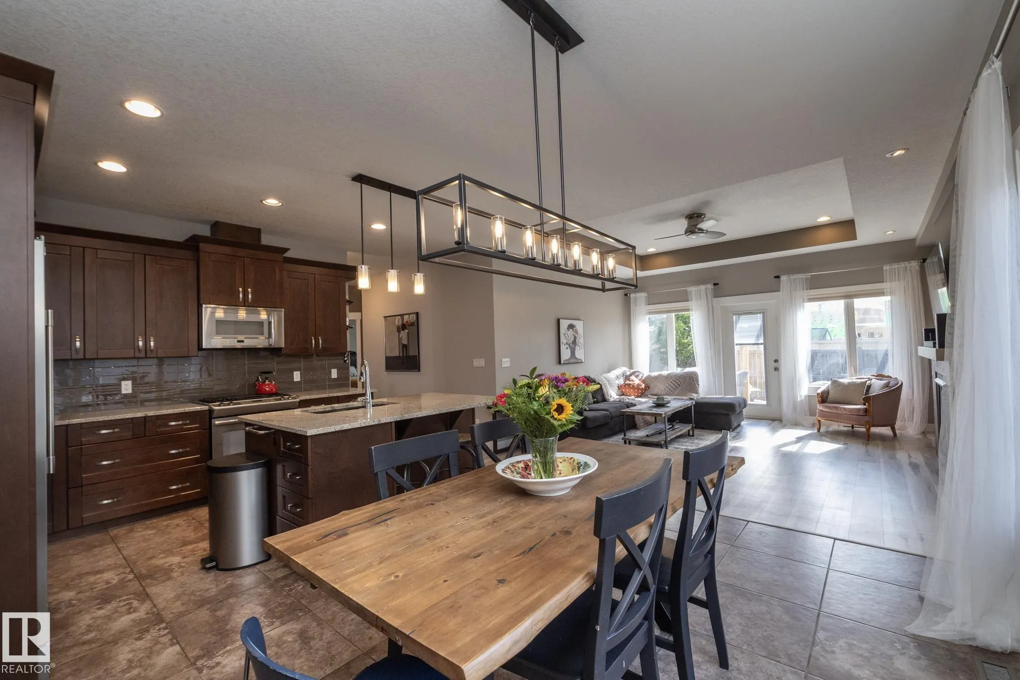 251 RAVINE Drive