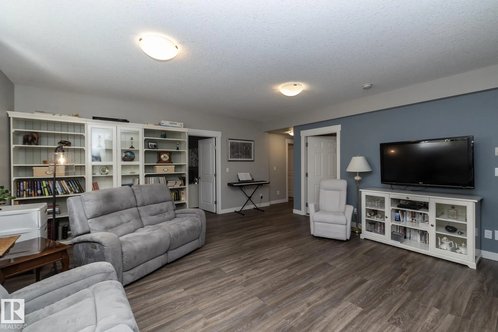 251 RAVINE Drive