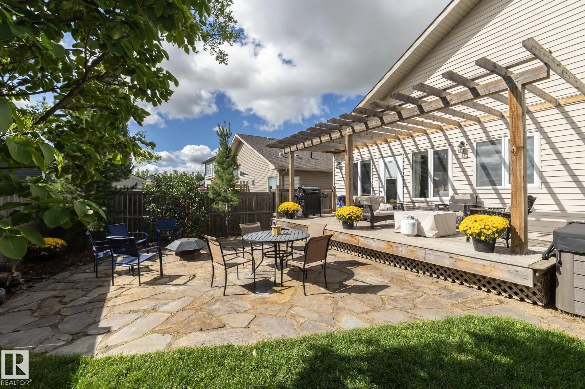 251 RAVINE Drive