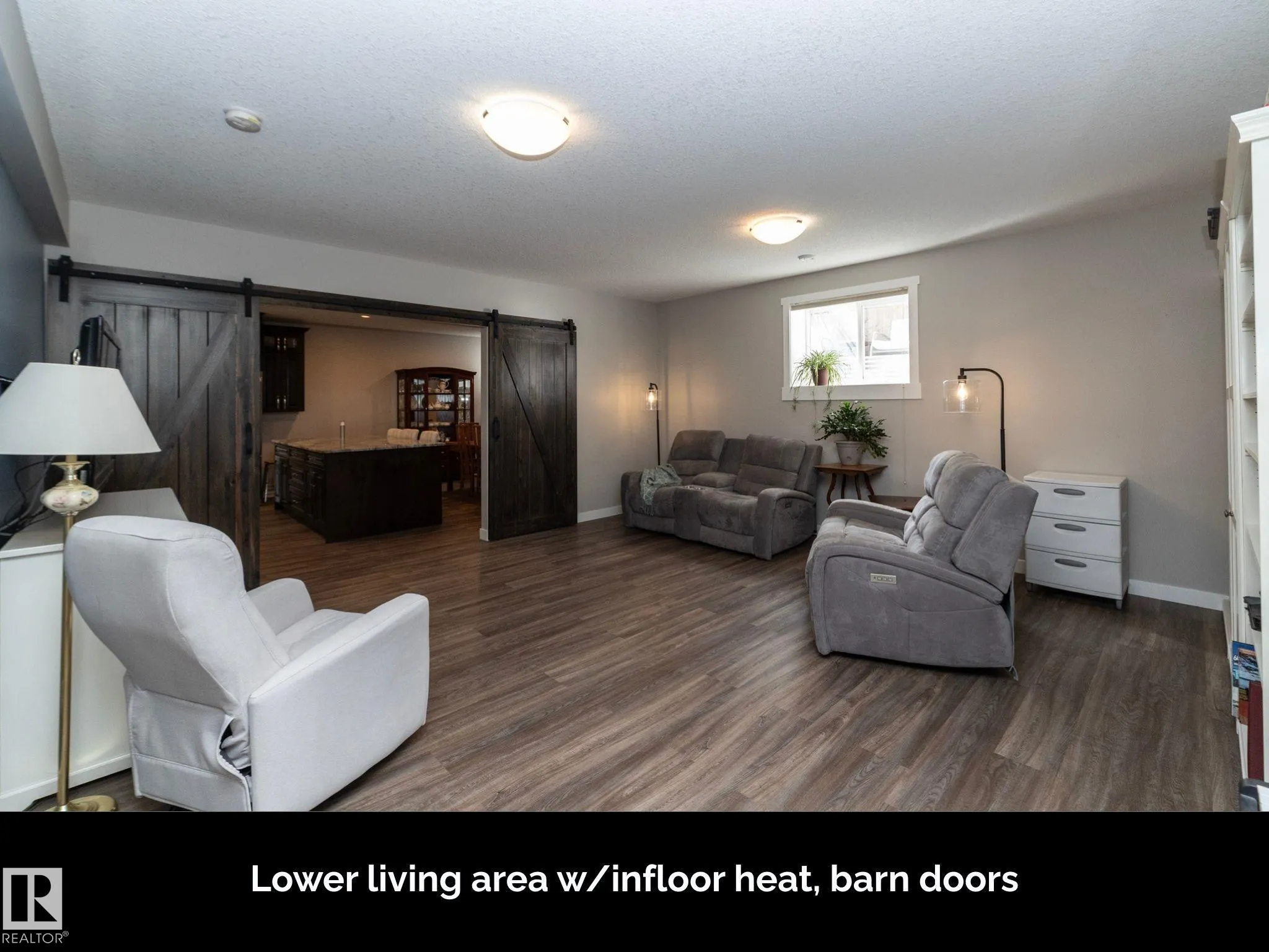 251 RAVINE Drive