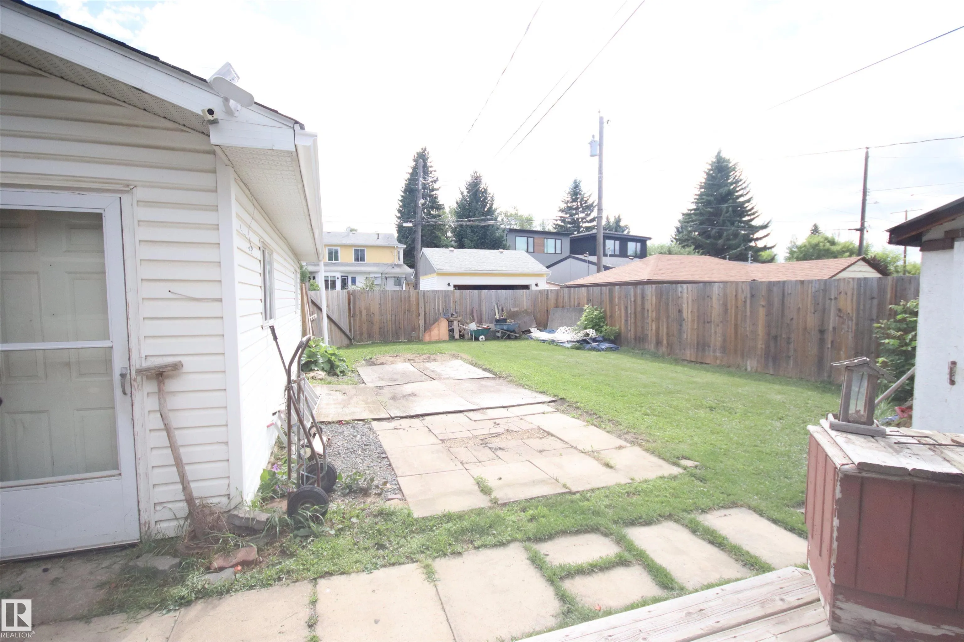 8626 77 Street