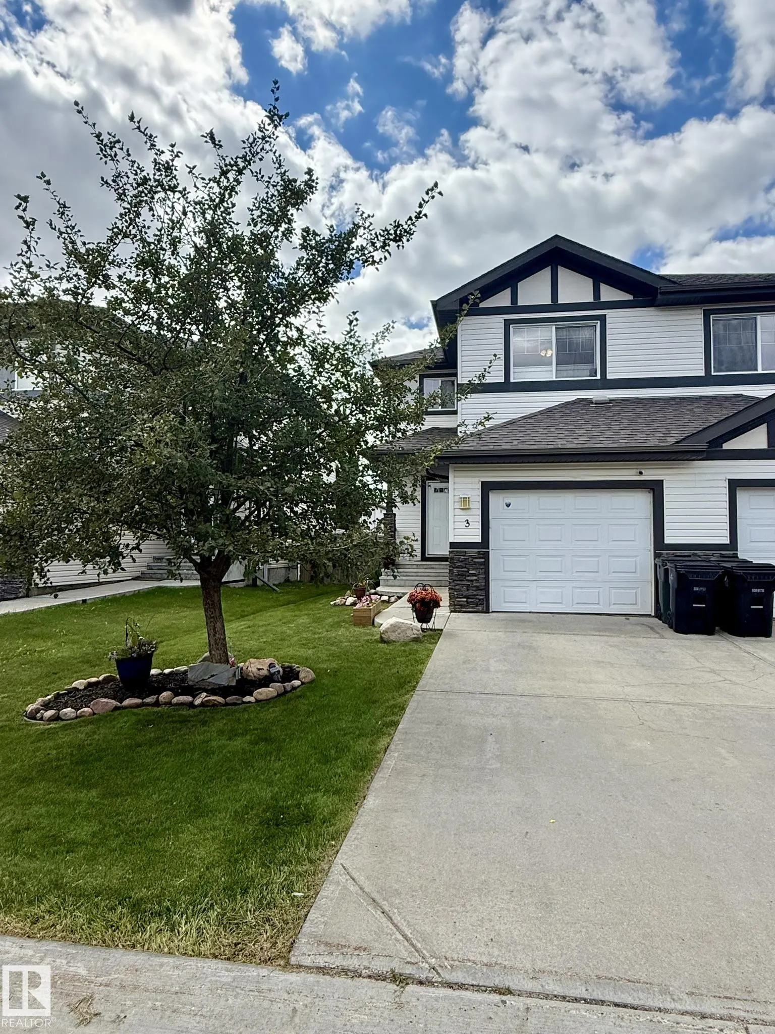 3 Hartwick Court