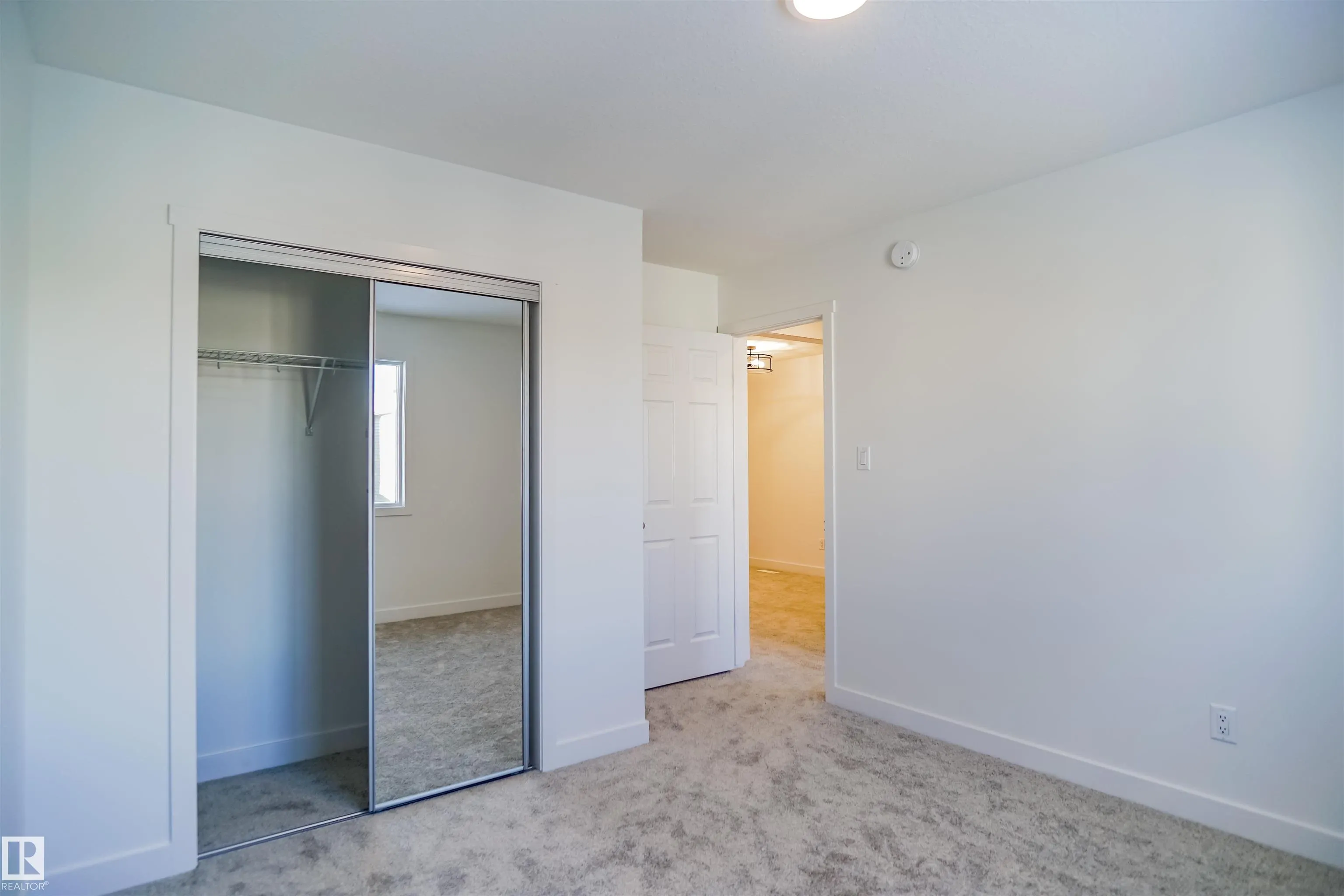 1724 WESTERRA Wynd