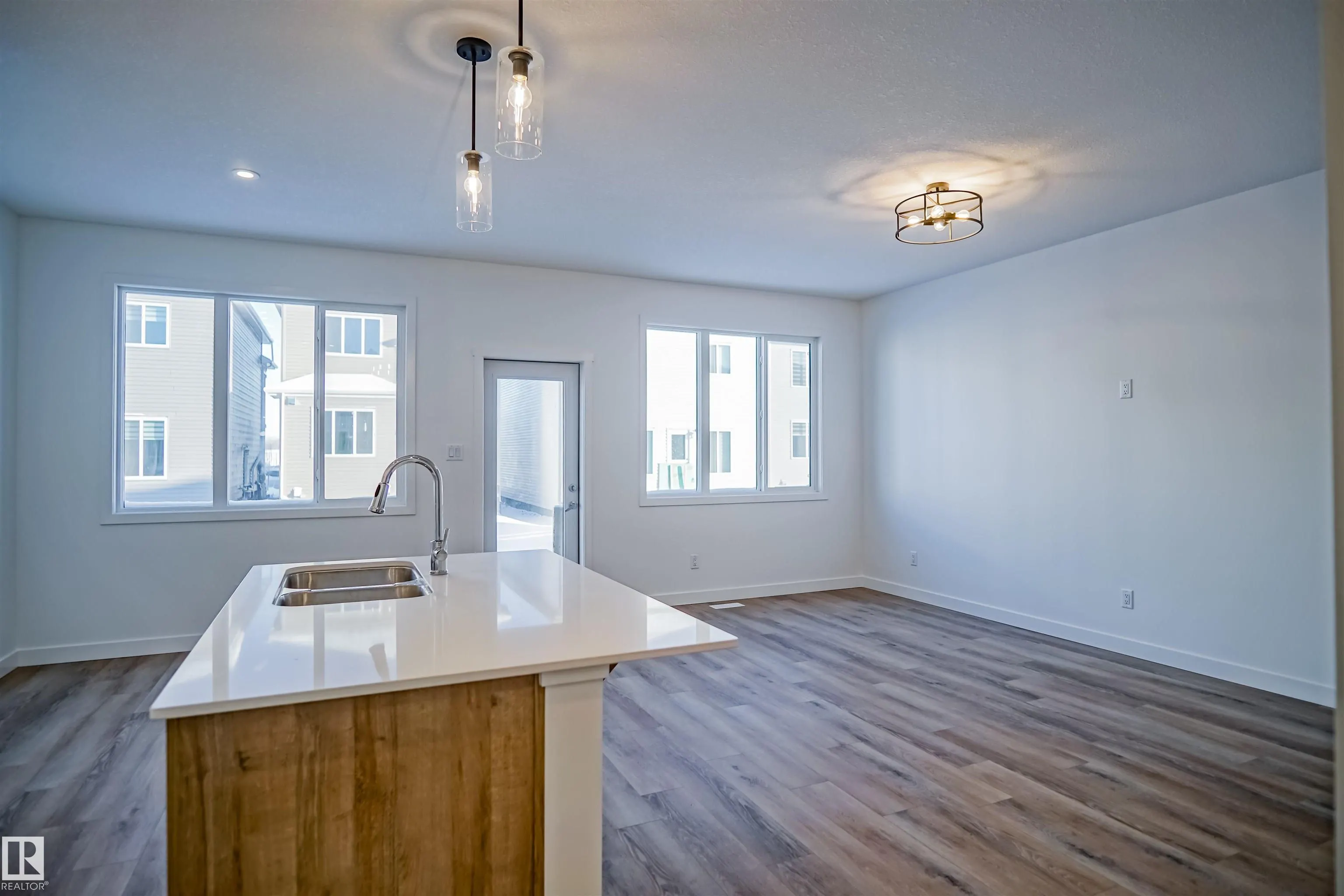 1724 WESTERRA Wynd