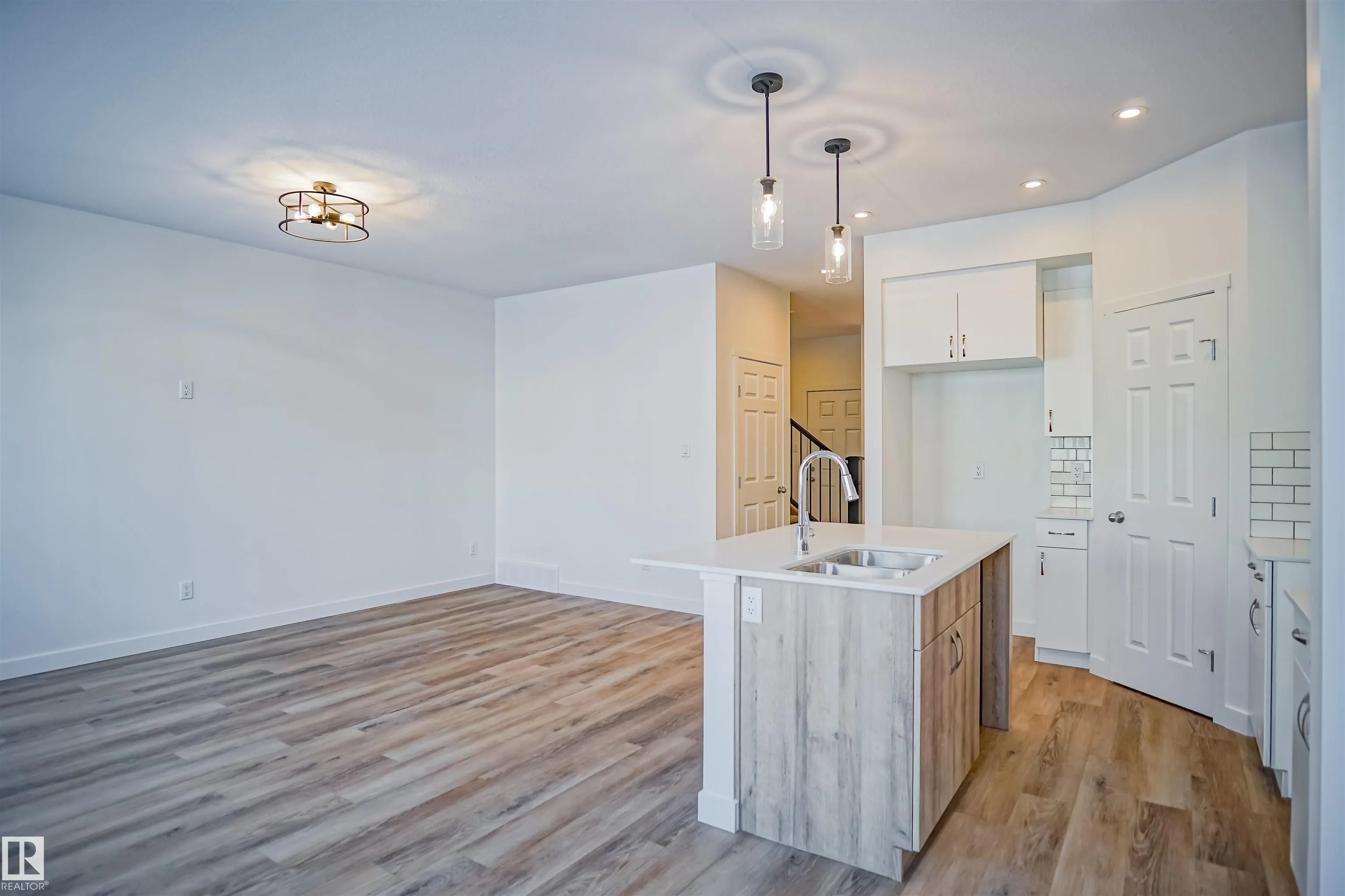 1724 WESTERRA Wynd