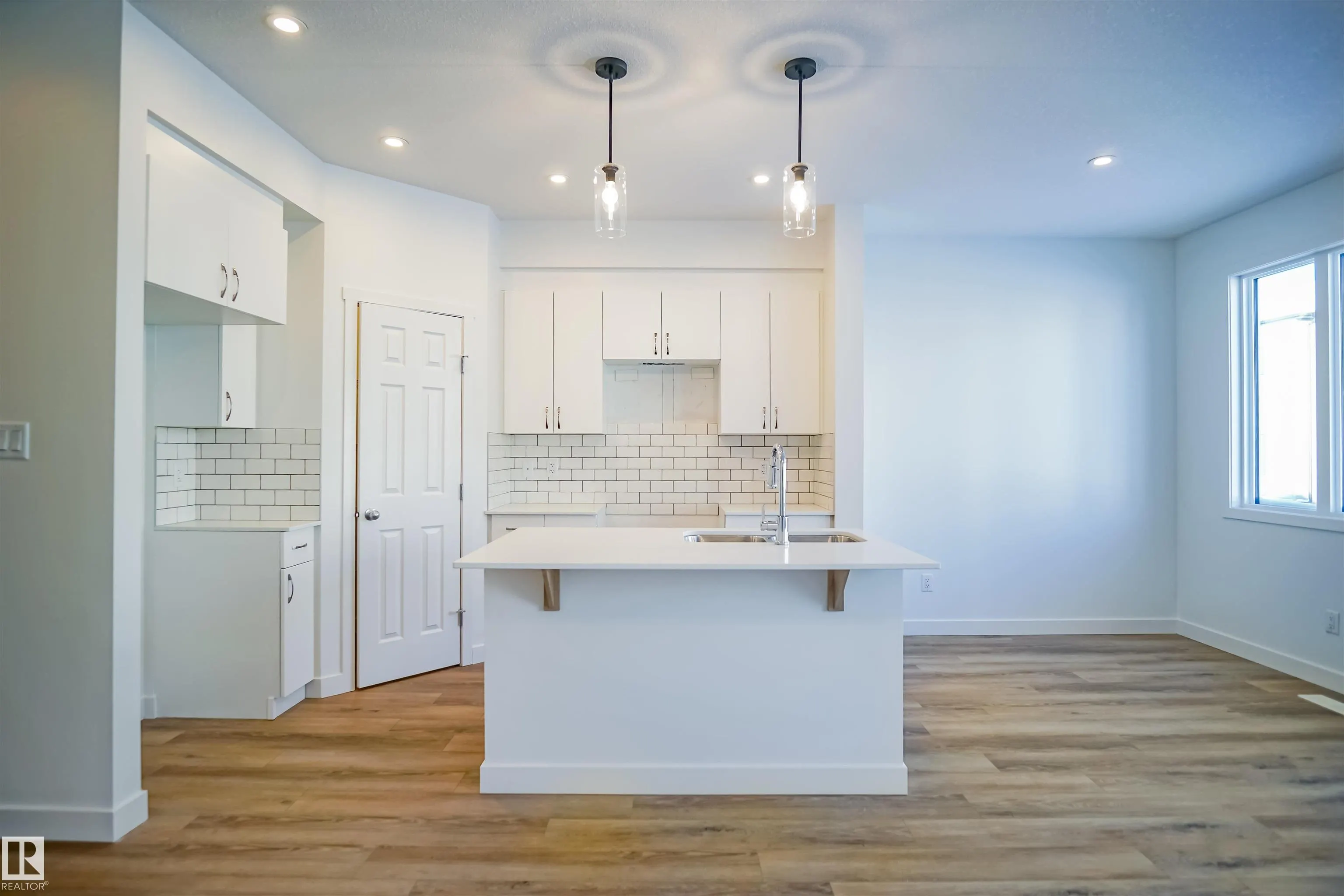 1724 WESTERRA Wynd