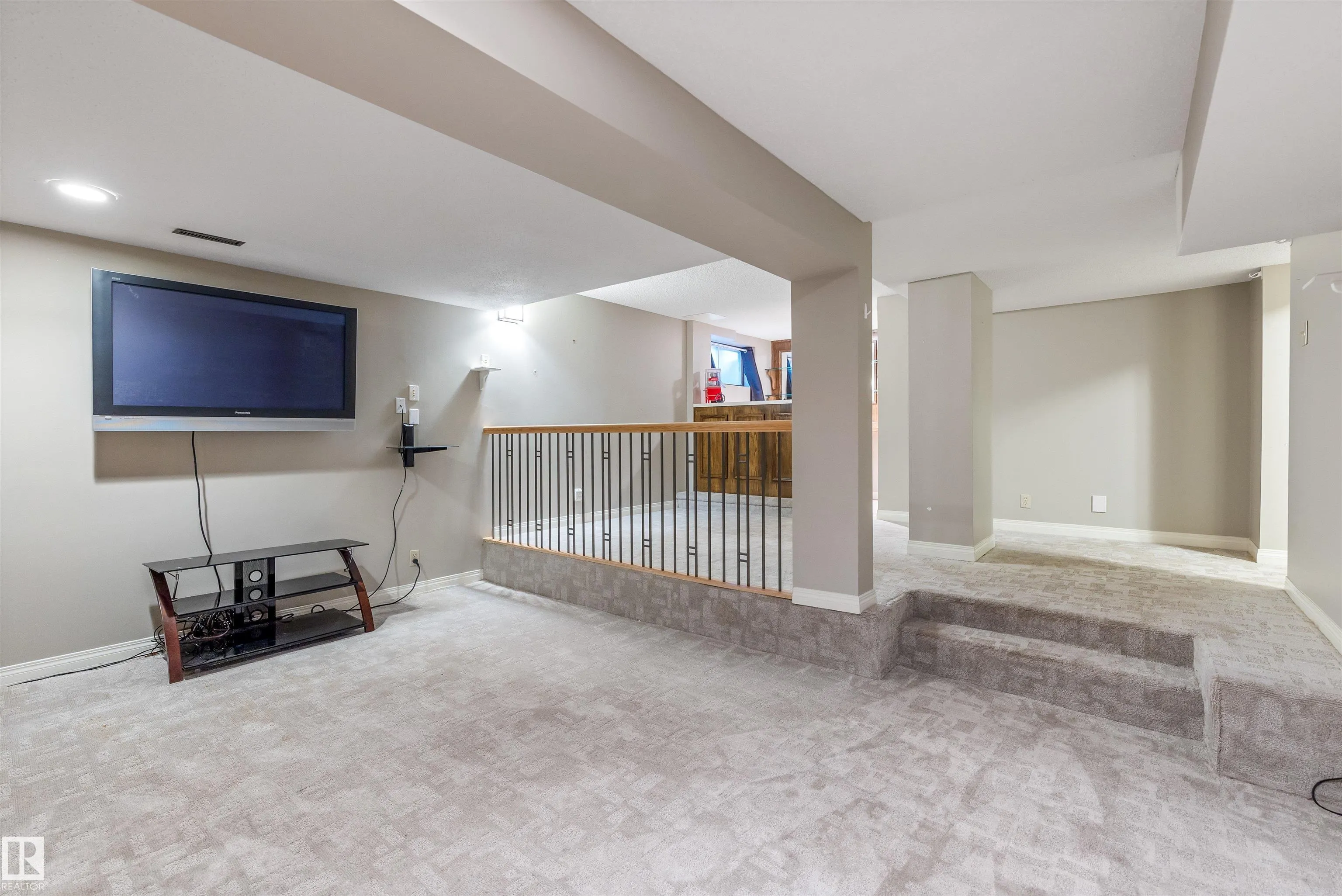 81 LANGHOLM Drive
