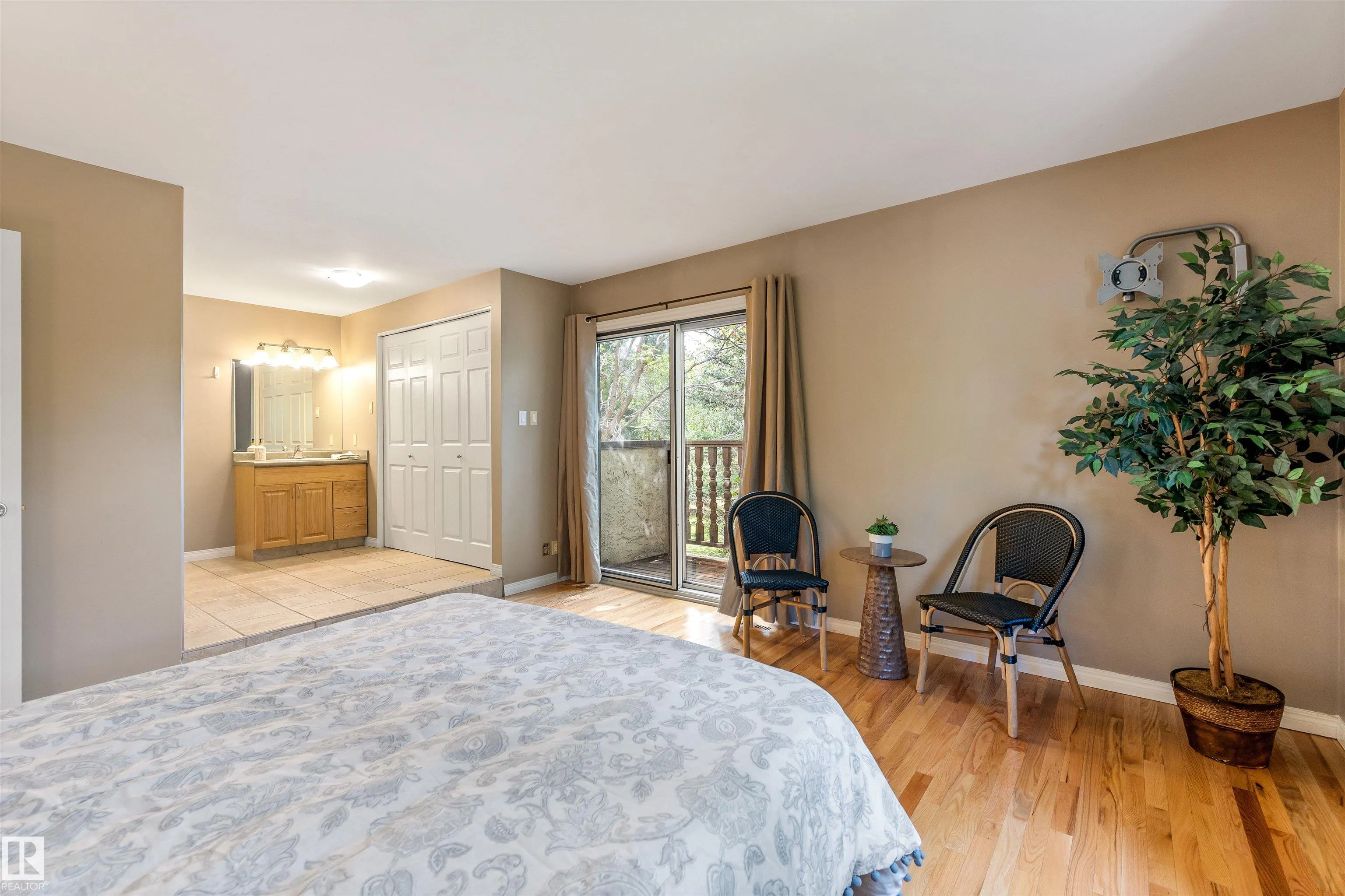 81 LANGHOLM Drive