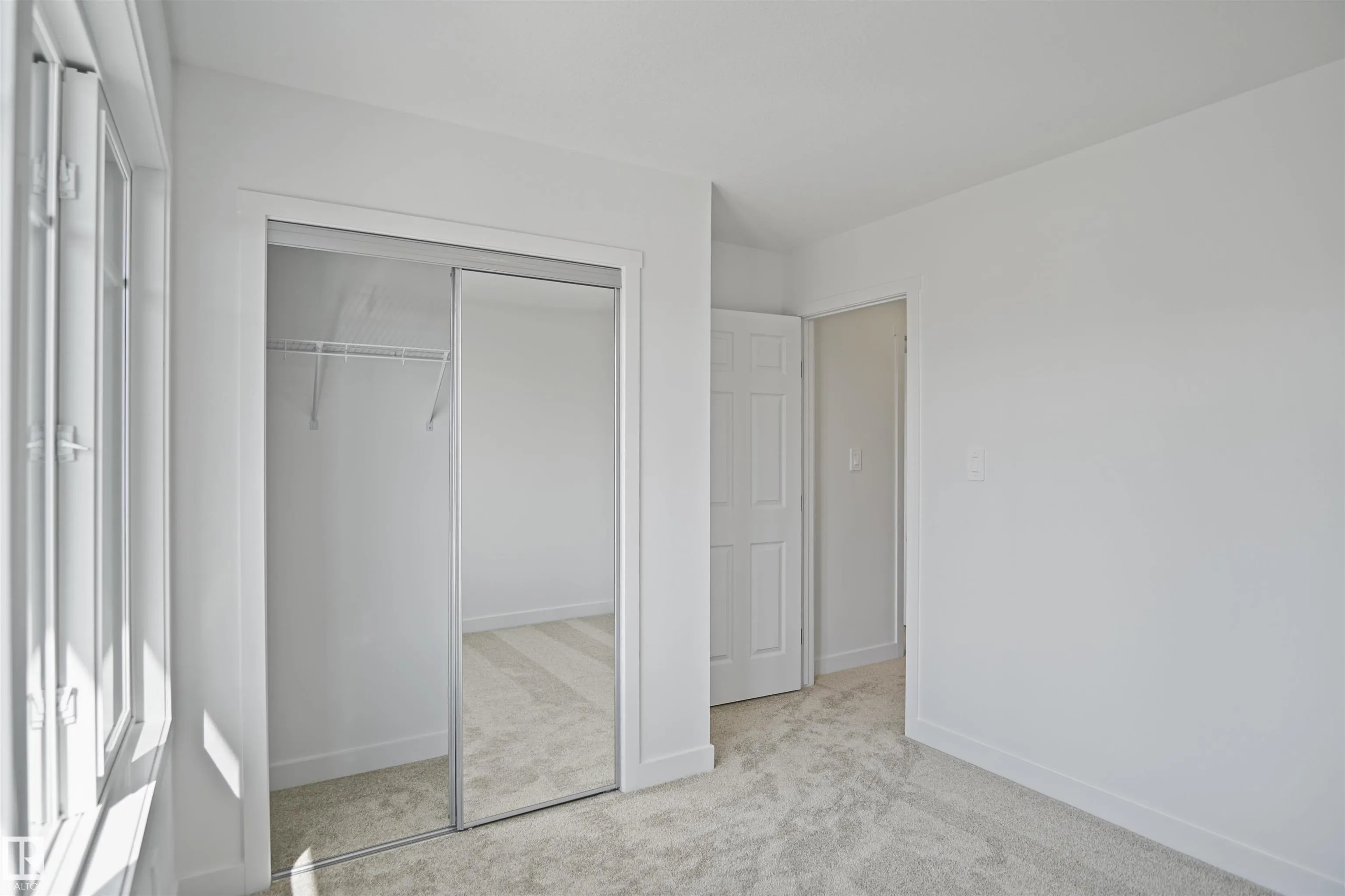 1726 WESTERRA Wynd