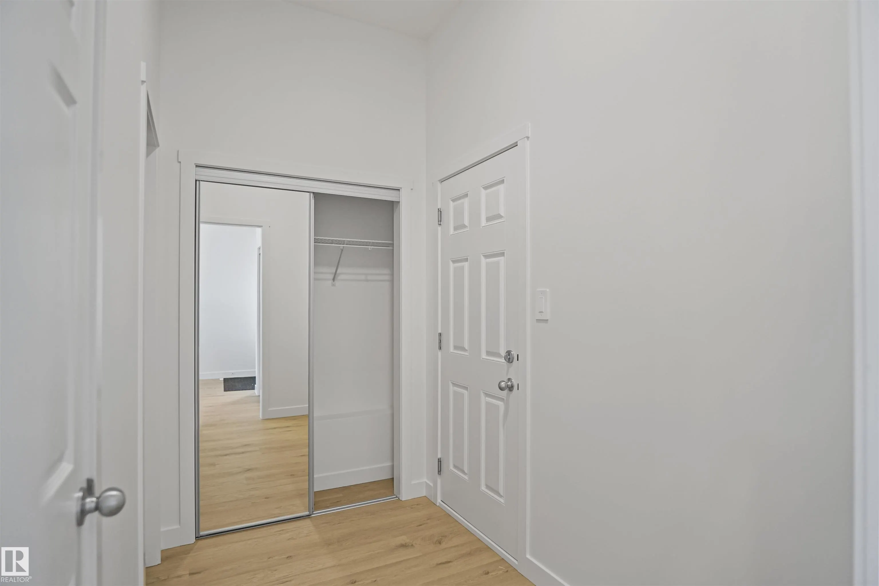 1726 WESTERRA Wynd