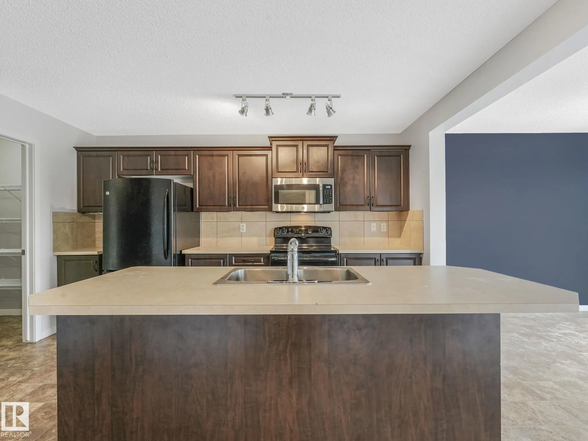 60 CALVERT Wynd