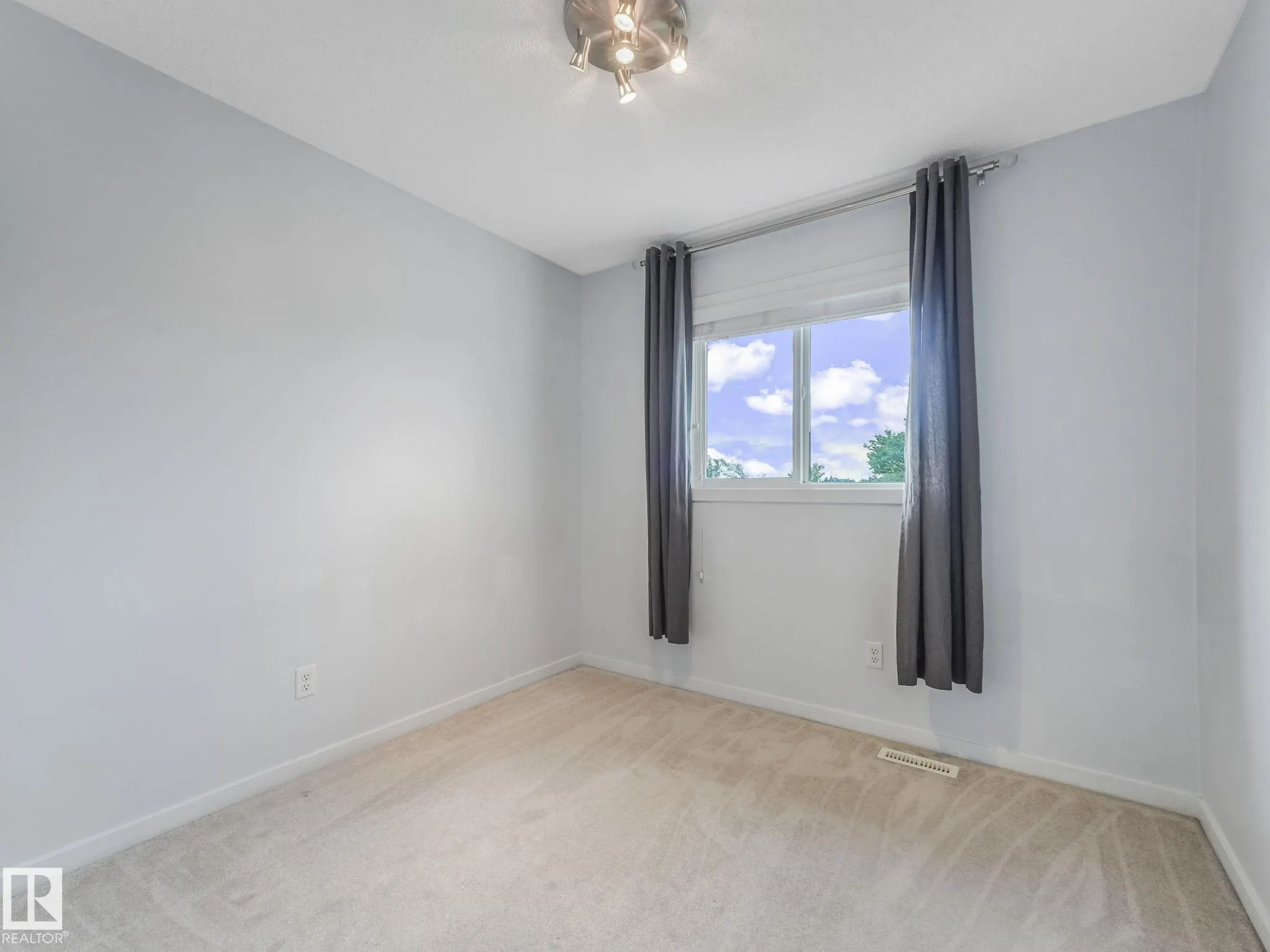 60 CALVERT Wynd