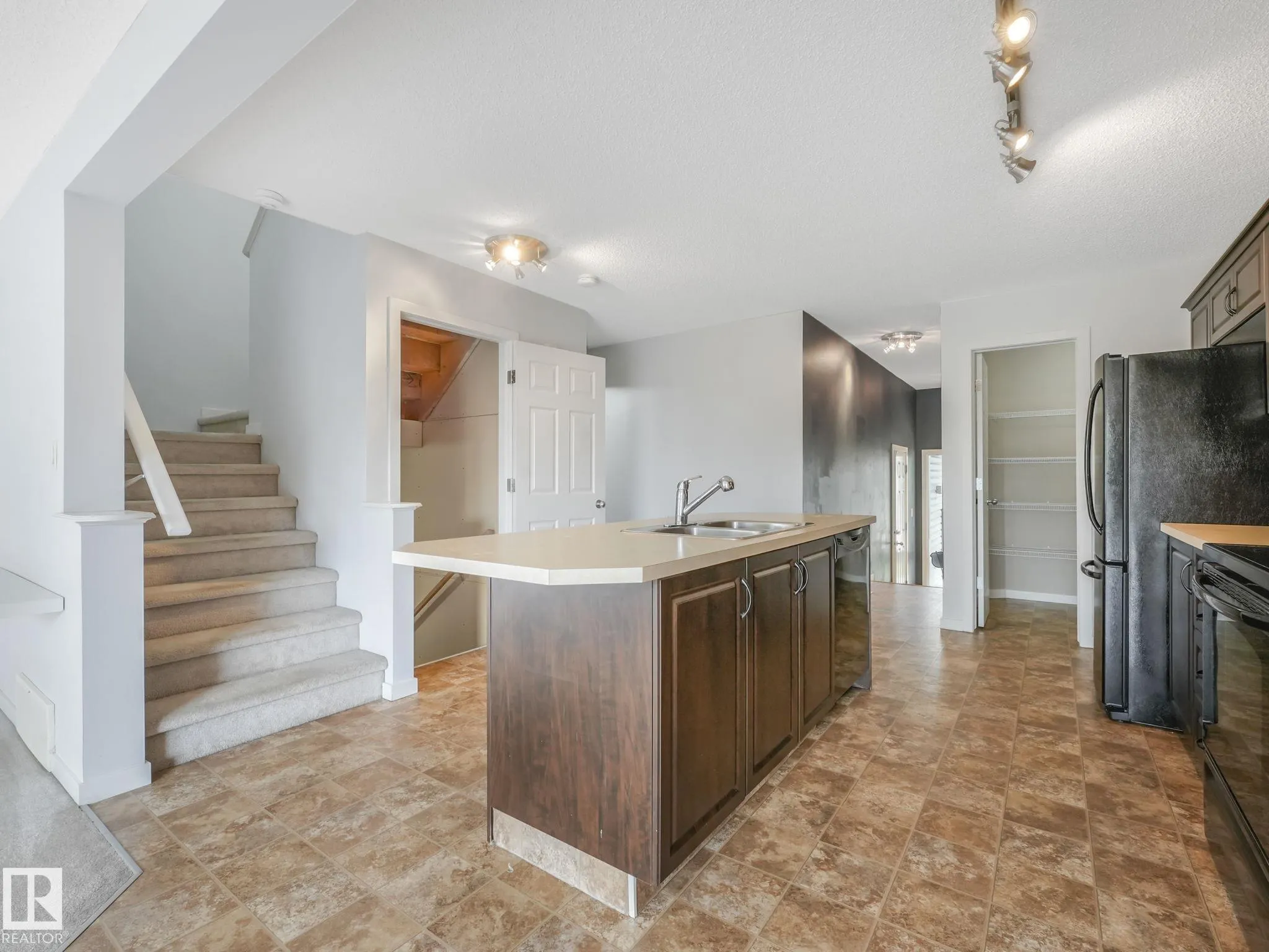 60 CALVERT Wynd