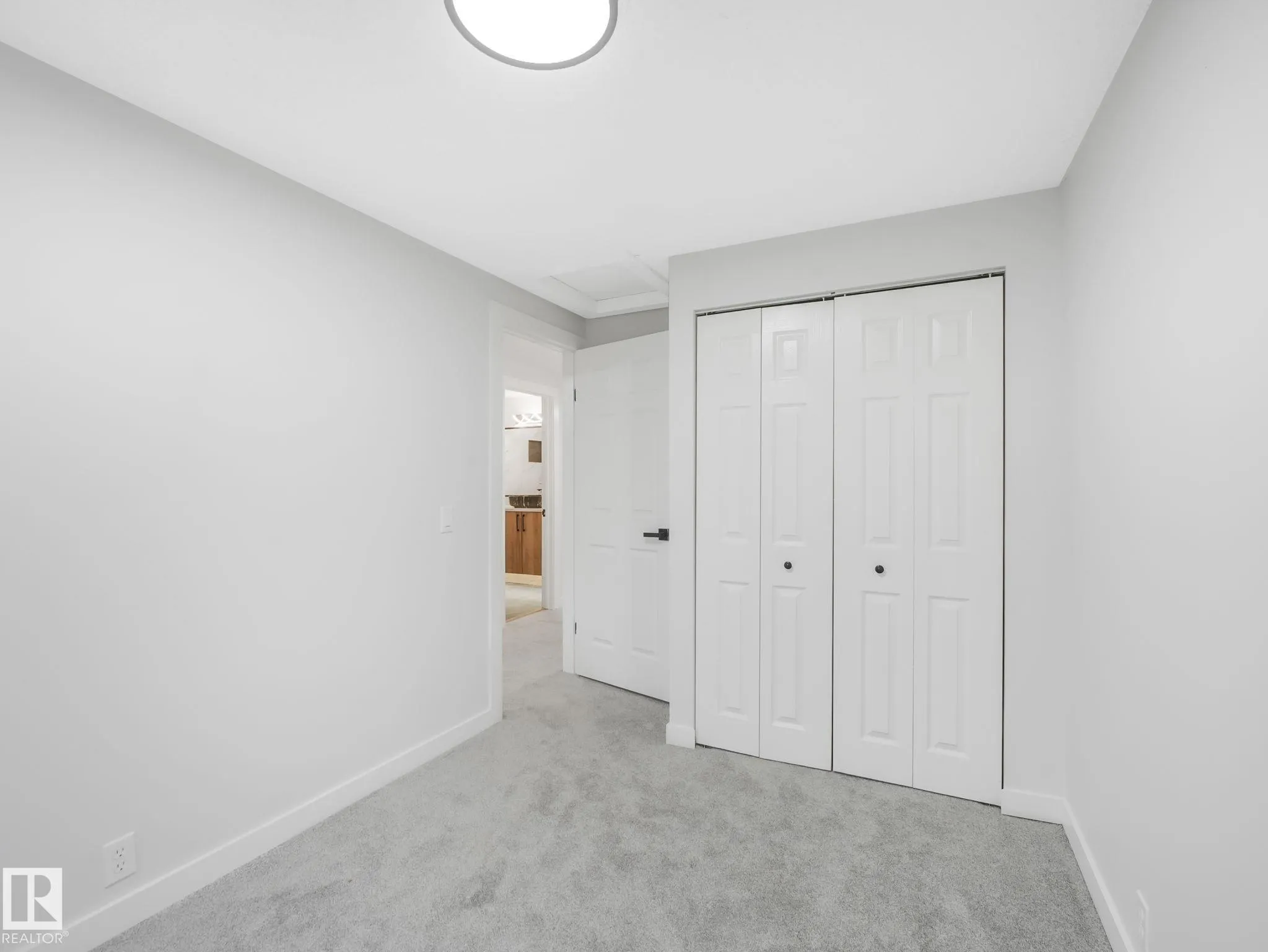 100 WESTRIDGE Crescent