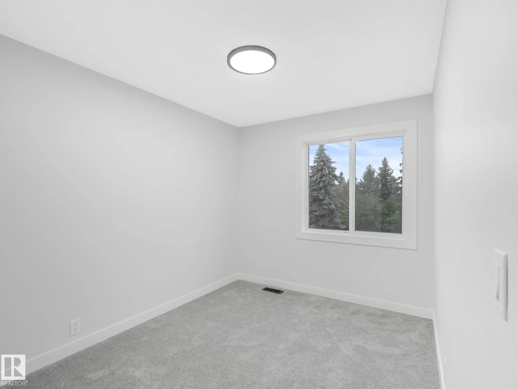 100 WESTRIDGE Crescent