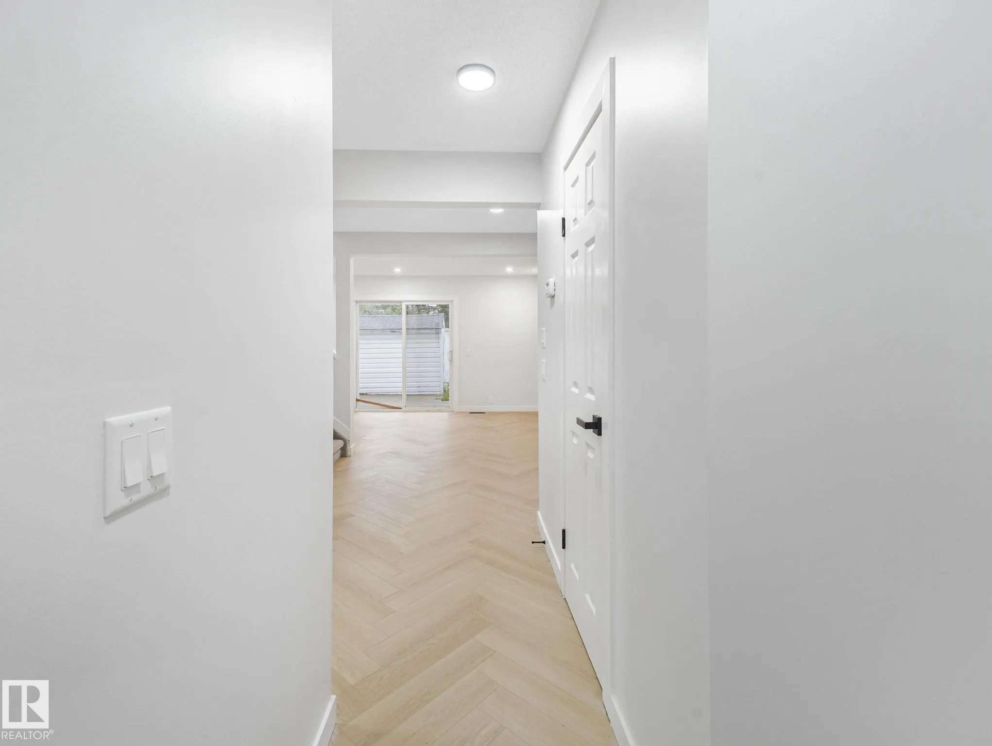100 WESTRIDGE Crescent