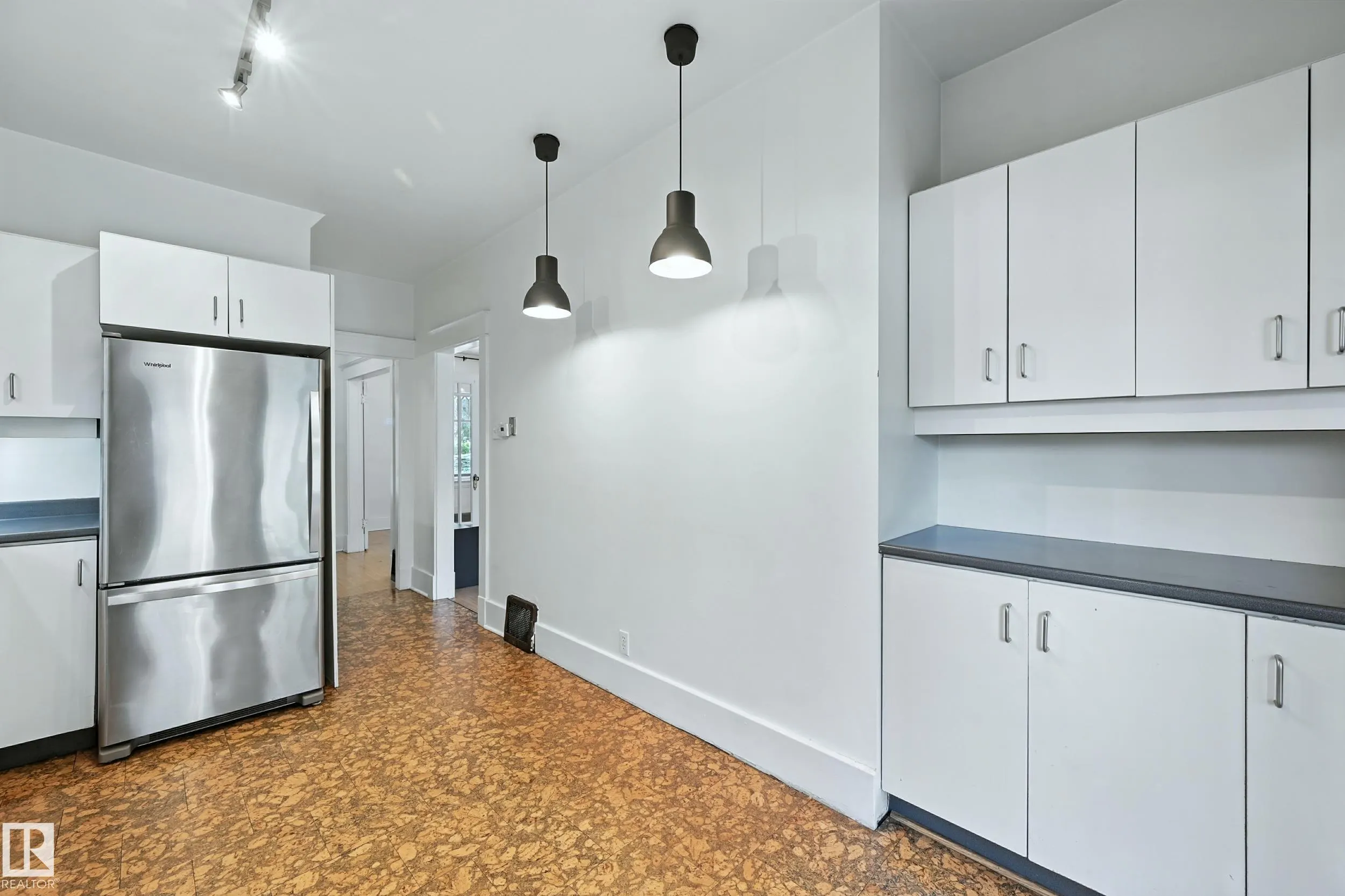 9944 85 Avenue