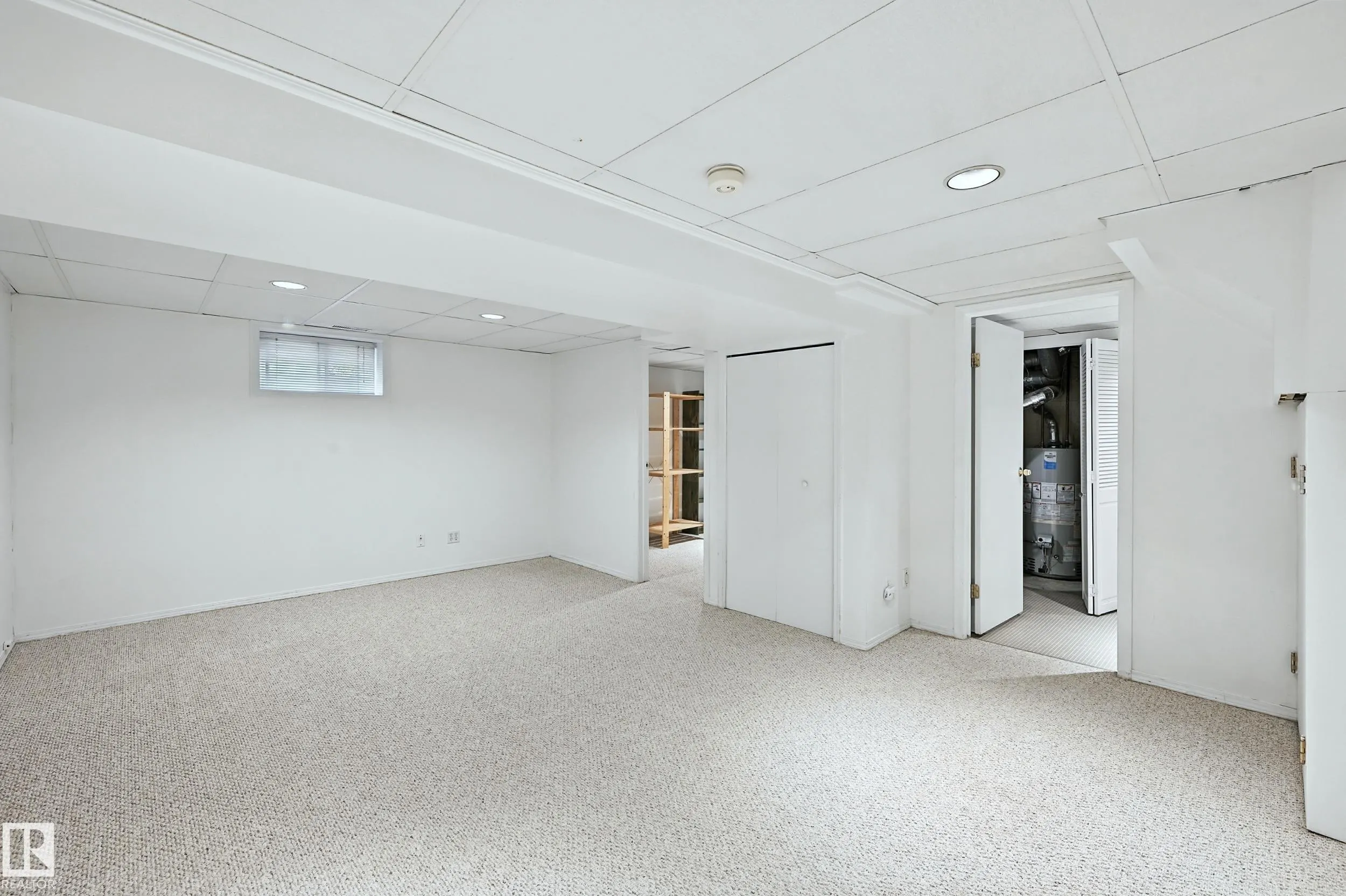 9944 85 Avenue