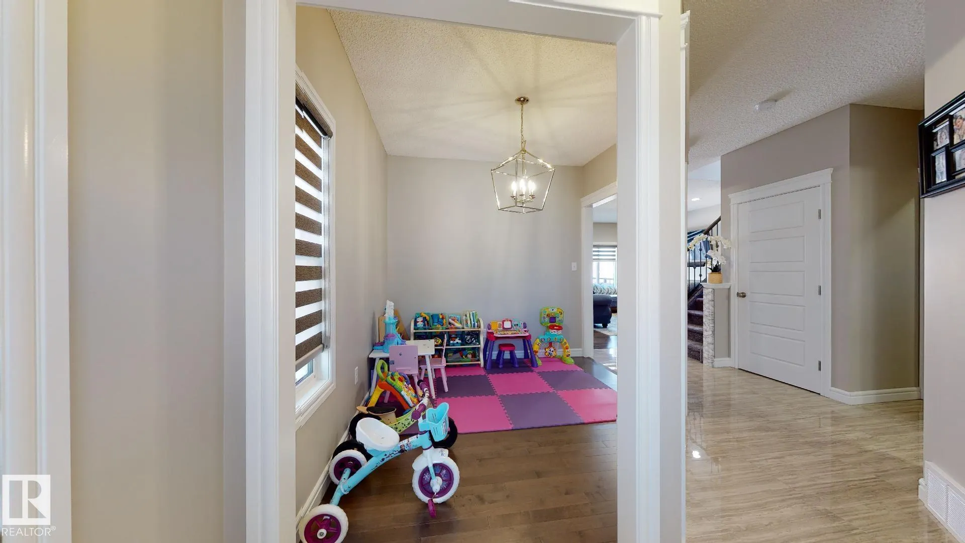 8716 CARSON Way