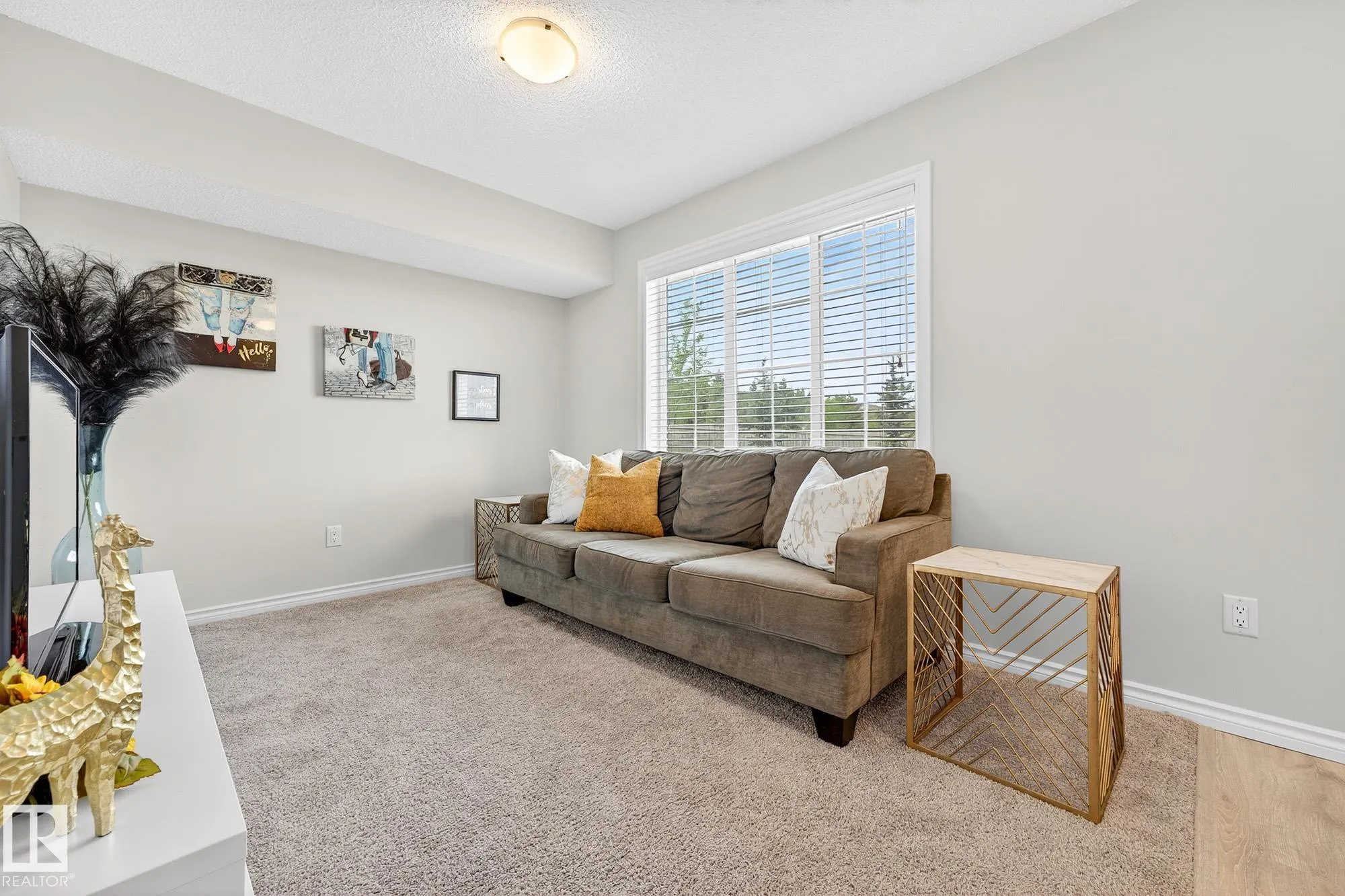 20 AUGUSTINE Crescent