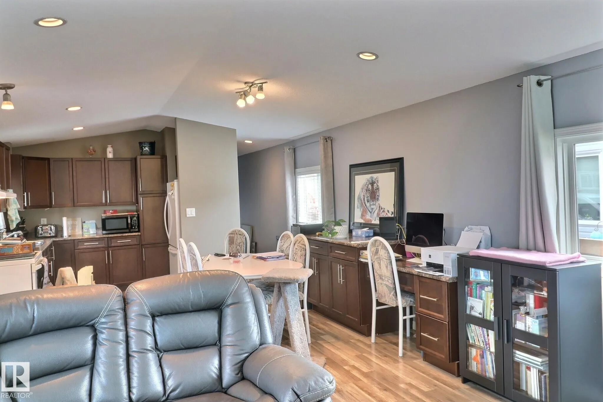 117 West View Crescent