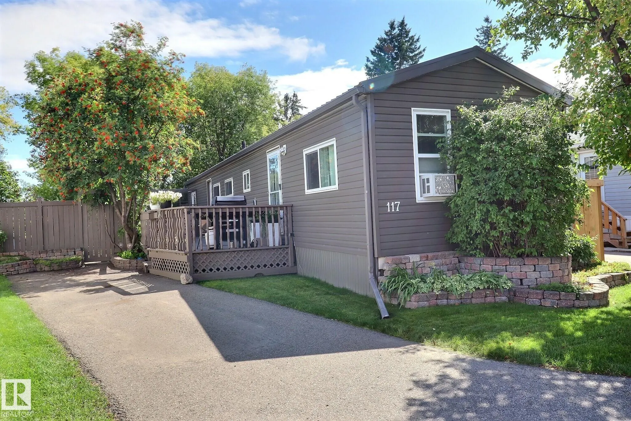 117 West View Crescent