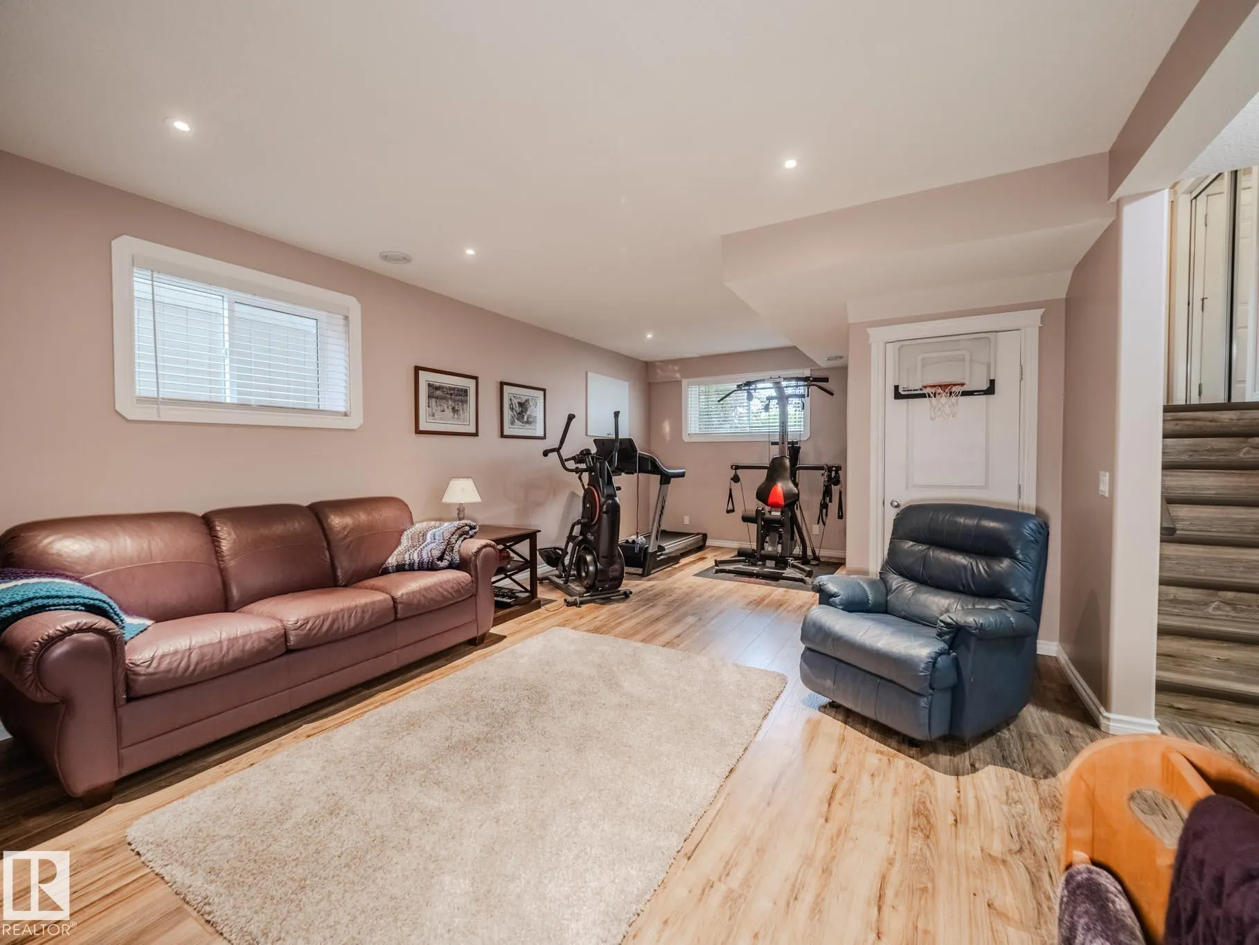 212 NEWCASTLE Crescent