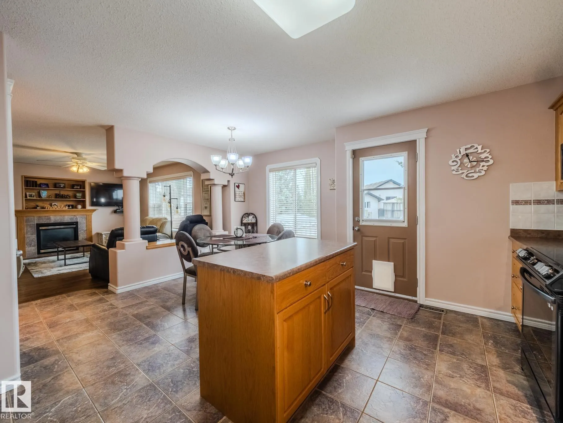 212 NEWCASTLE Crescent