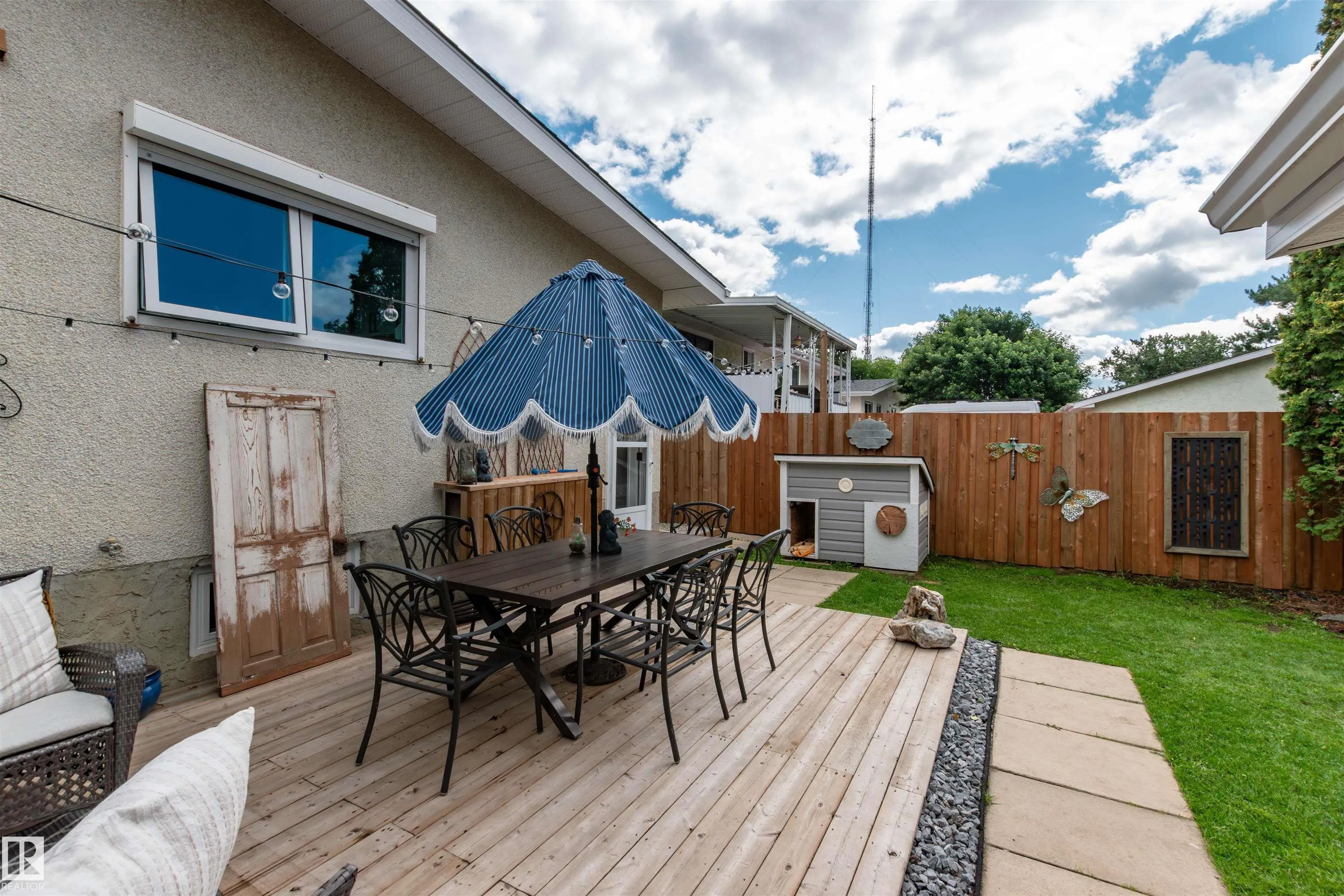 2 GLENWOOD Drive