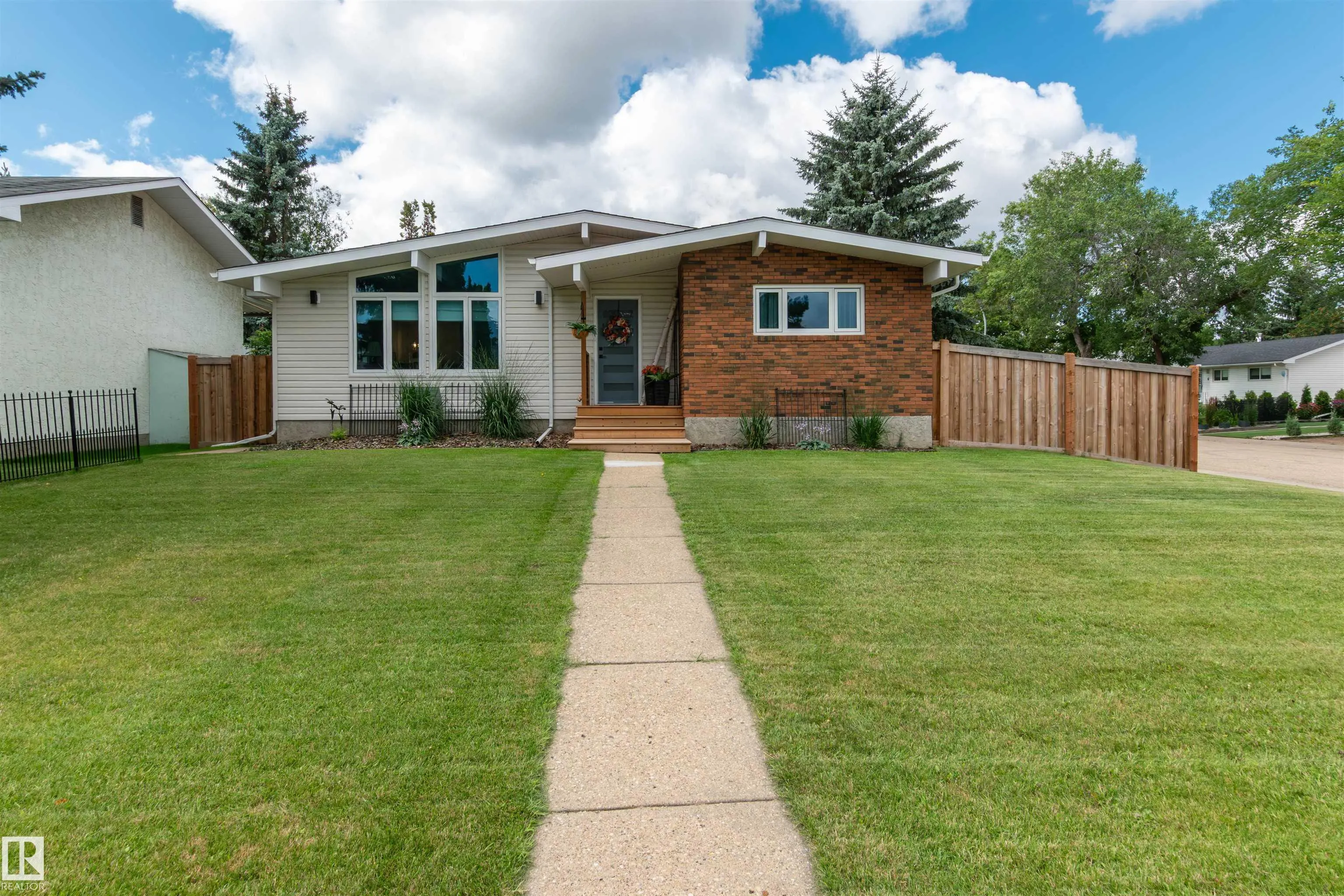 2 GLENWOOD Drive