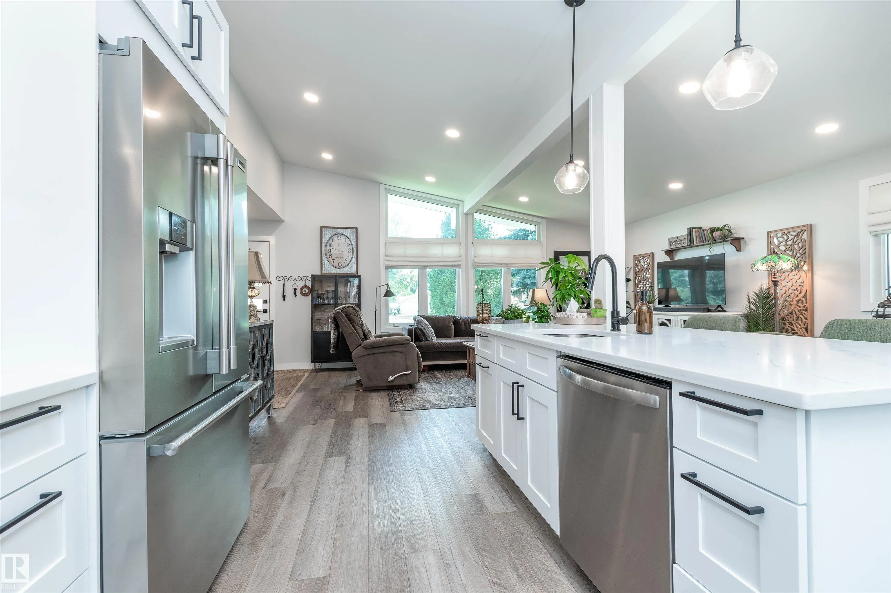 2 GLENWOOD Drive