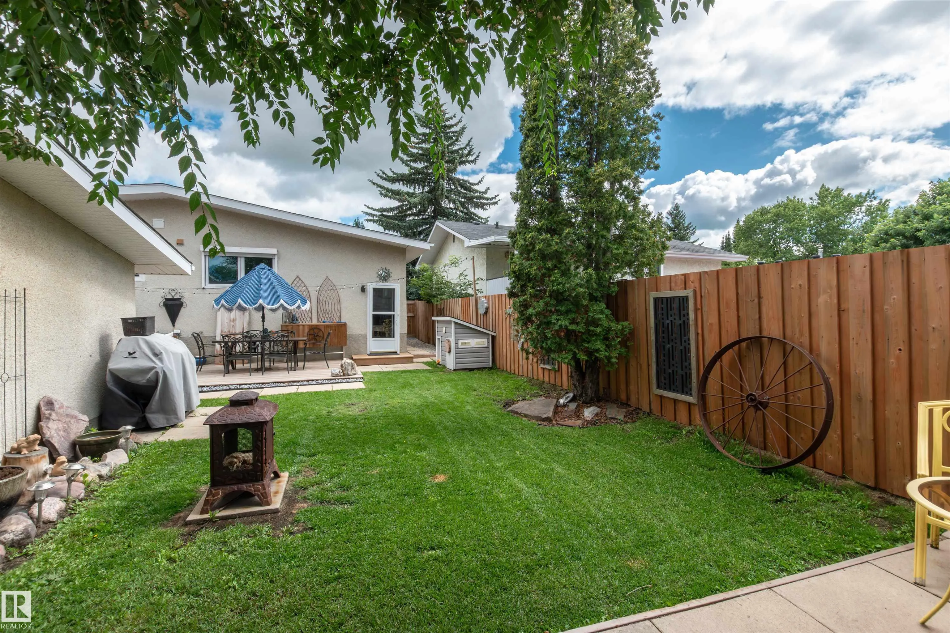 2 GLENWOOD Drive