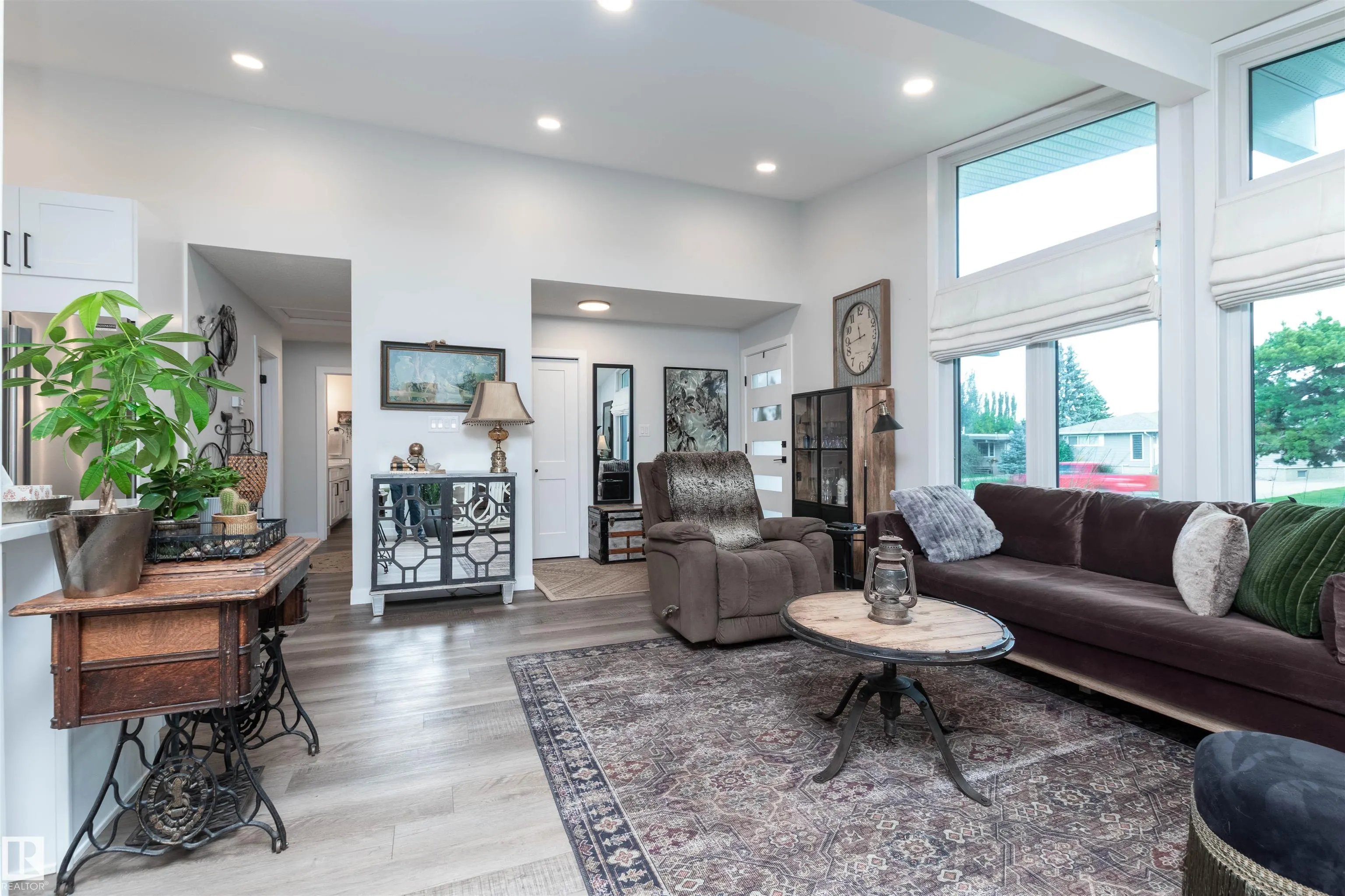 2 GLENWOOD Drive