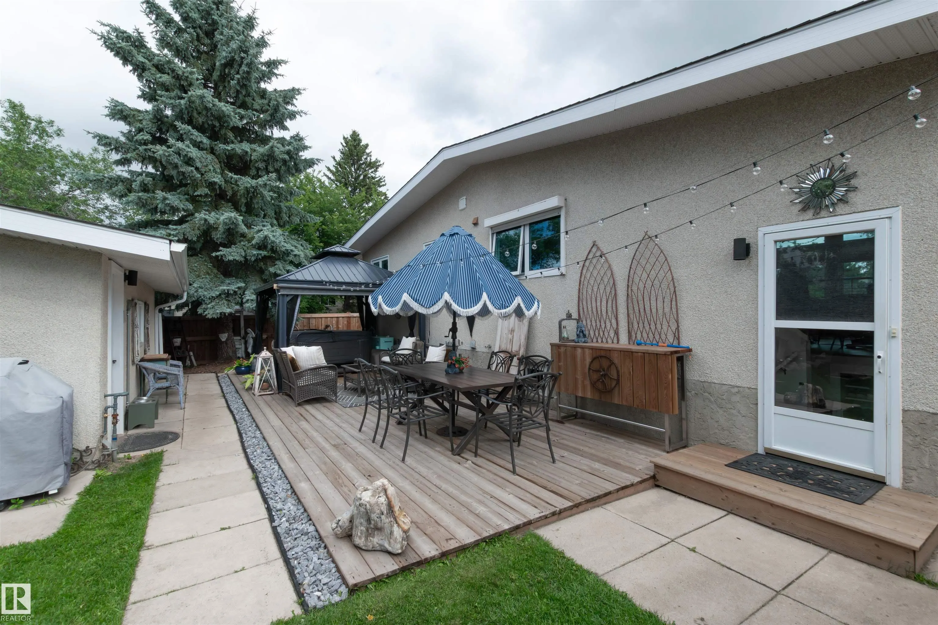 2 GLENWOOD Drive