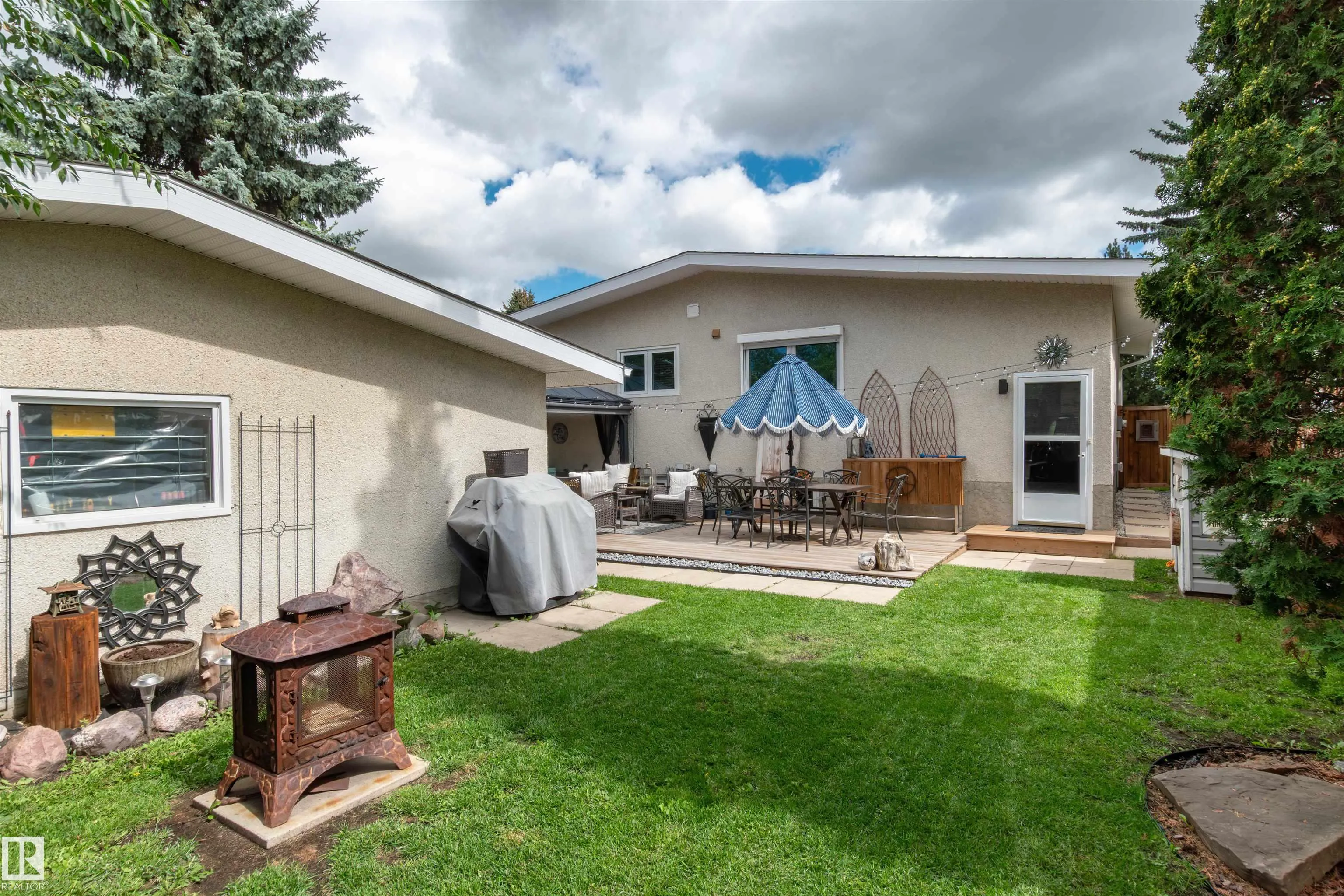 2 GLENWOOD Drive