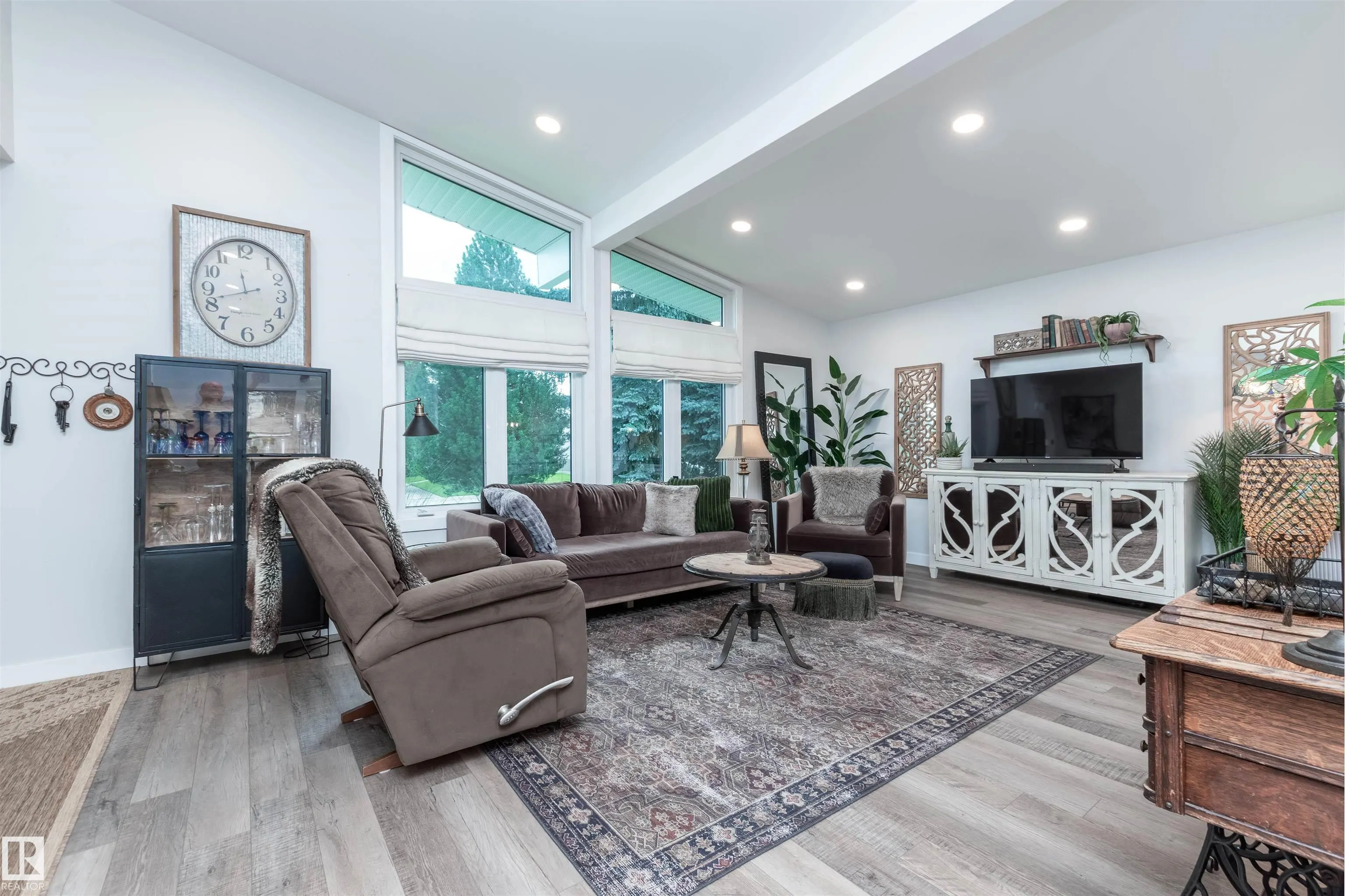 2 GLENWOOD Drive