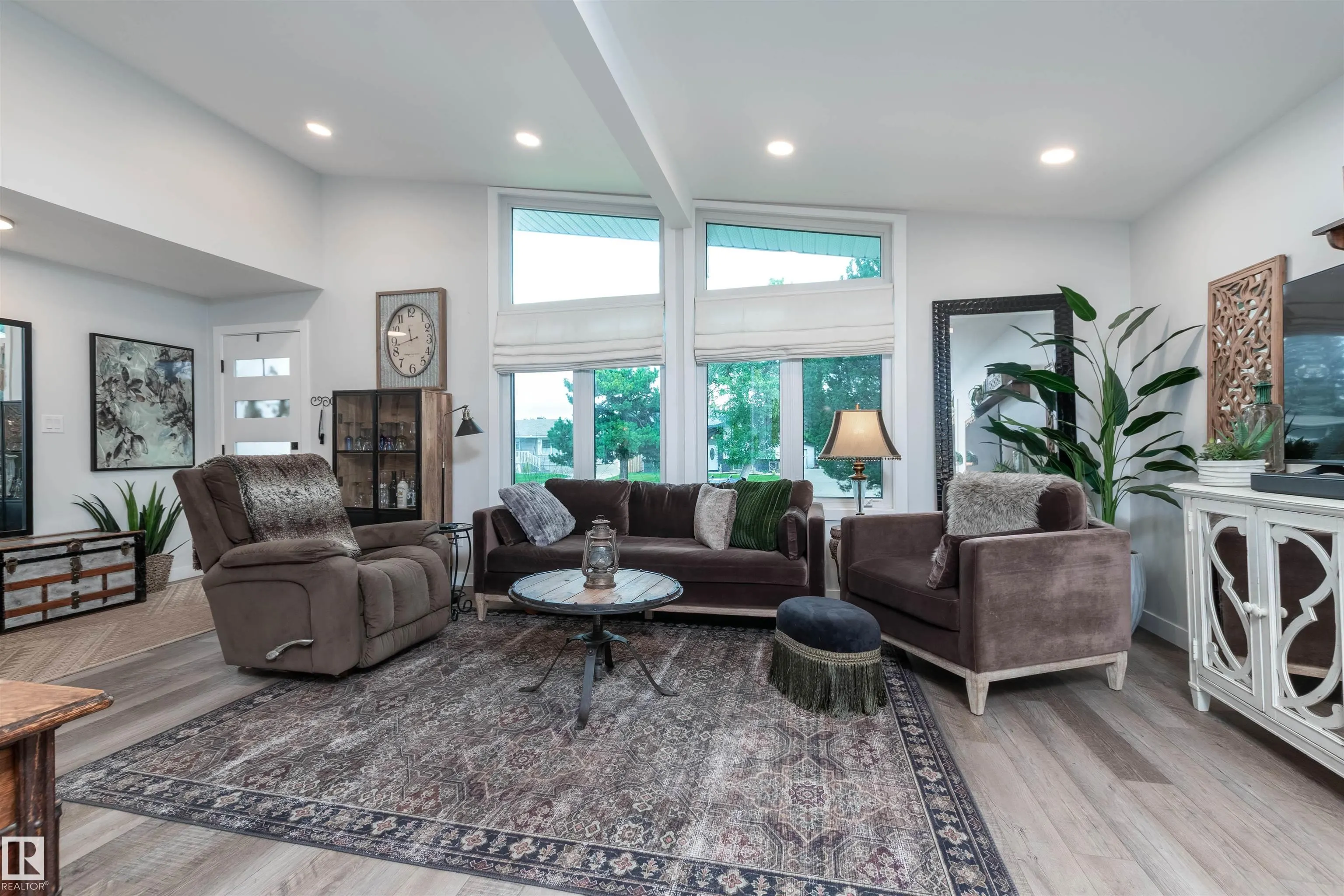2 GLENWOOD Drive
